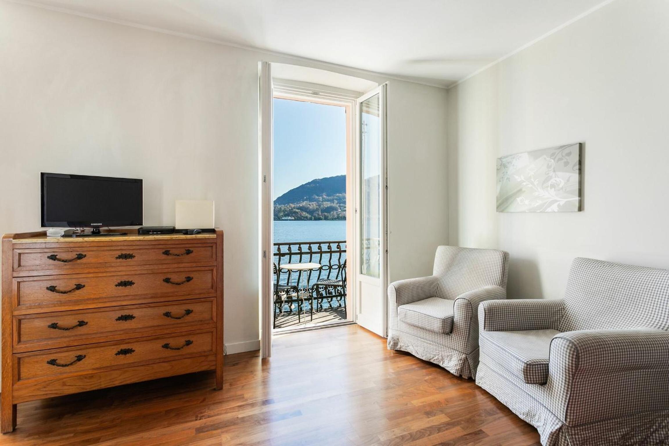 Cadenabbia Lake side Apartments