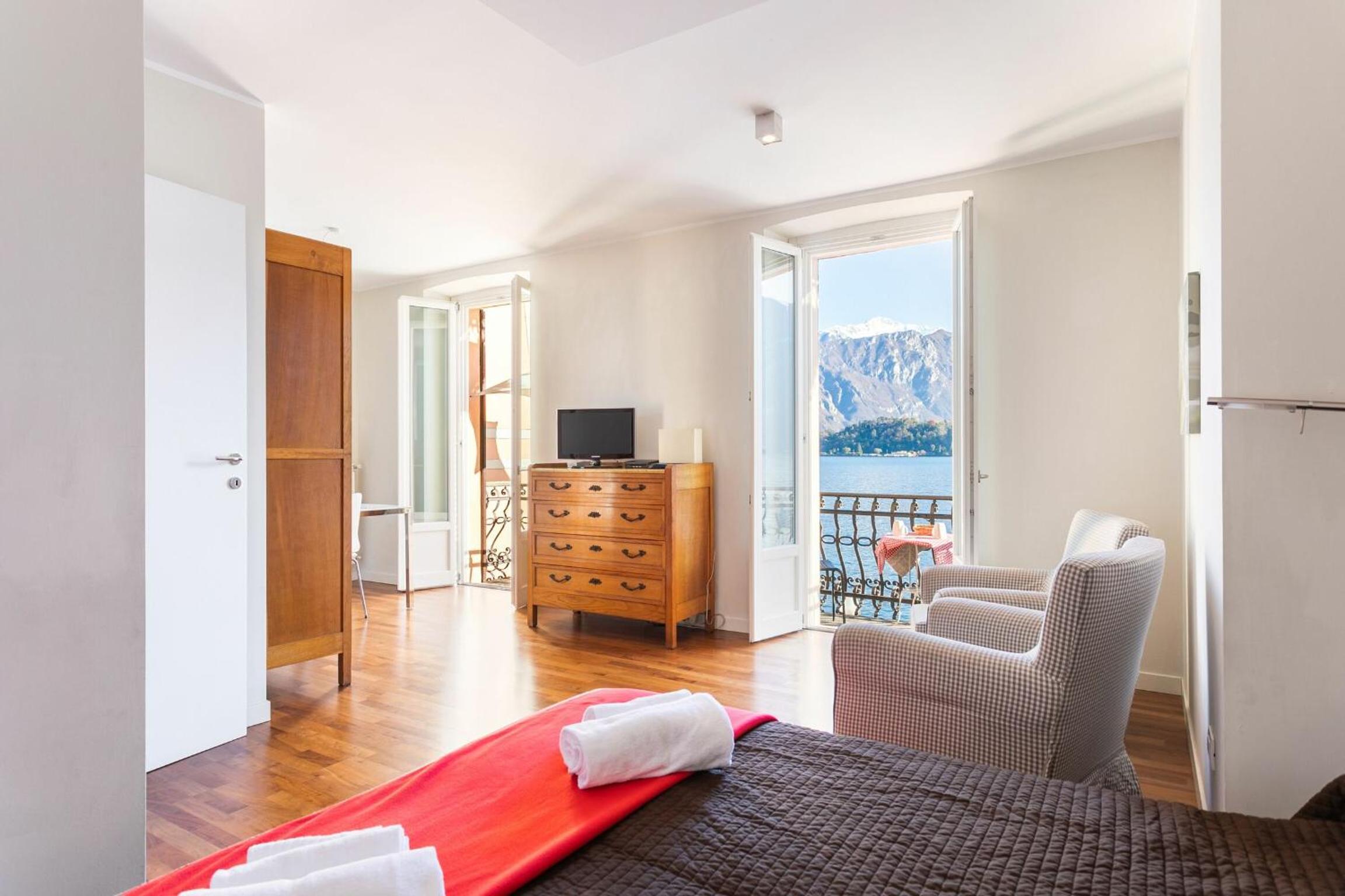 Cadenabbia Lake side Apartments