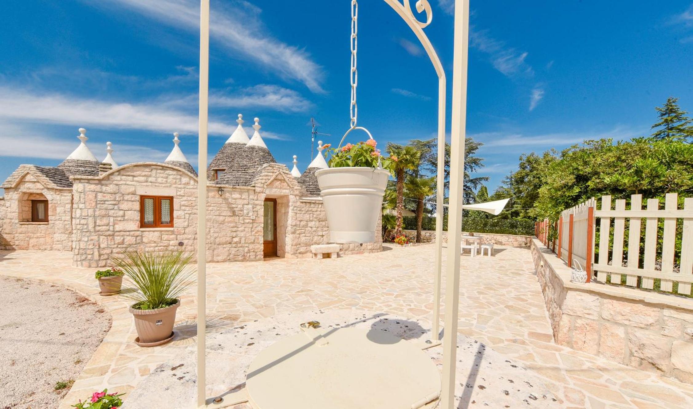 Trulli Colebè con Piscina view 5