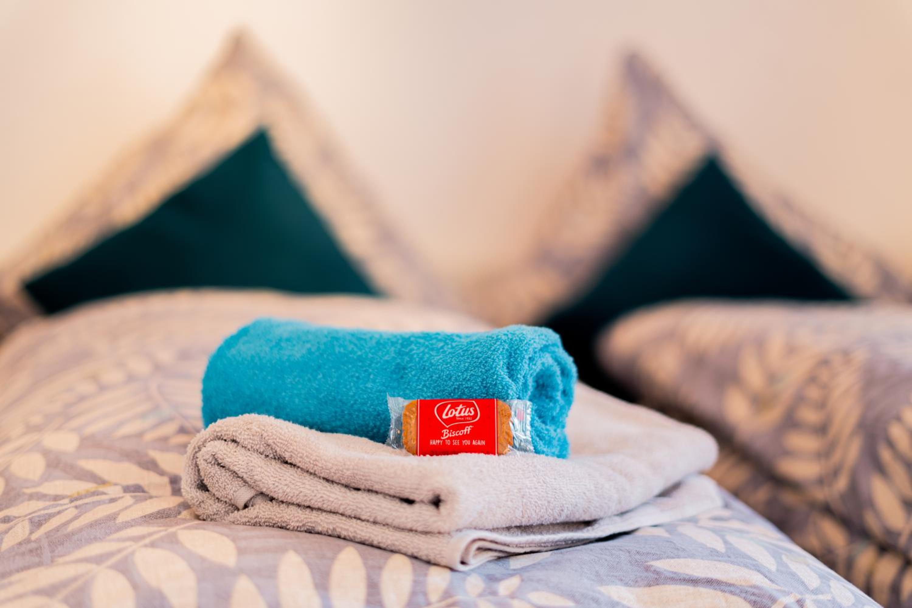 Helle Wohnung in TOP-Lage, Hasselbachplatz - Altstadt, W-LAN, 4 Schlafplätze