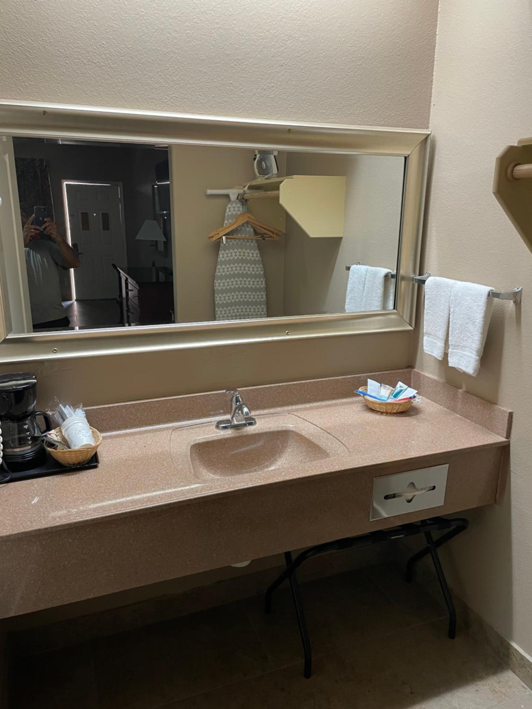 Los Fresnos Inn and Suites