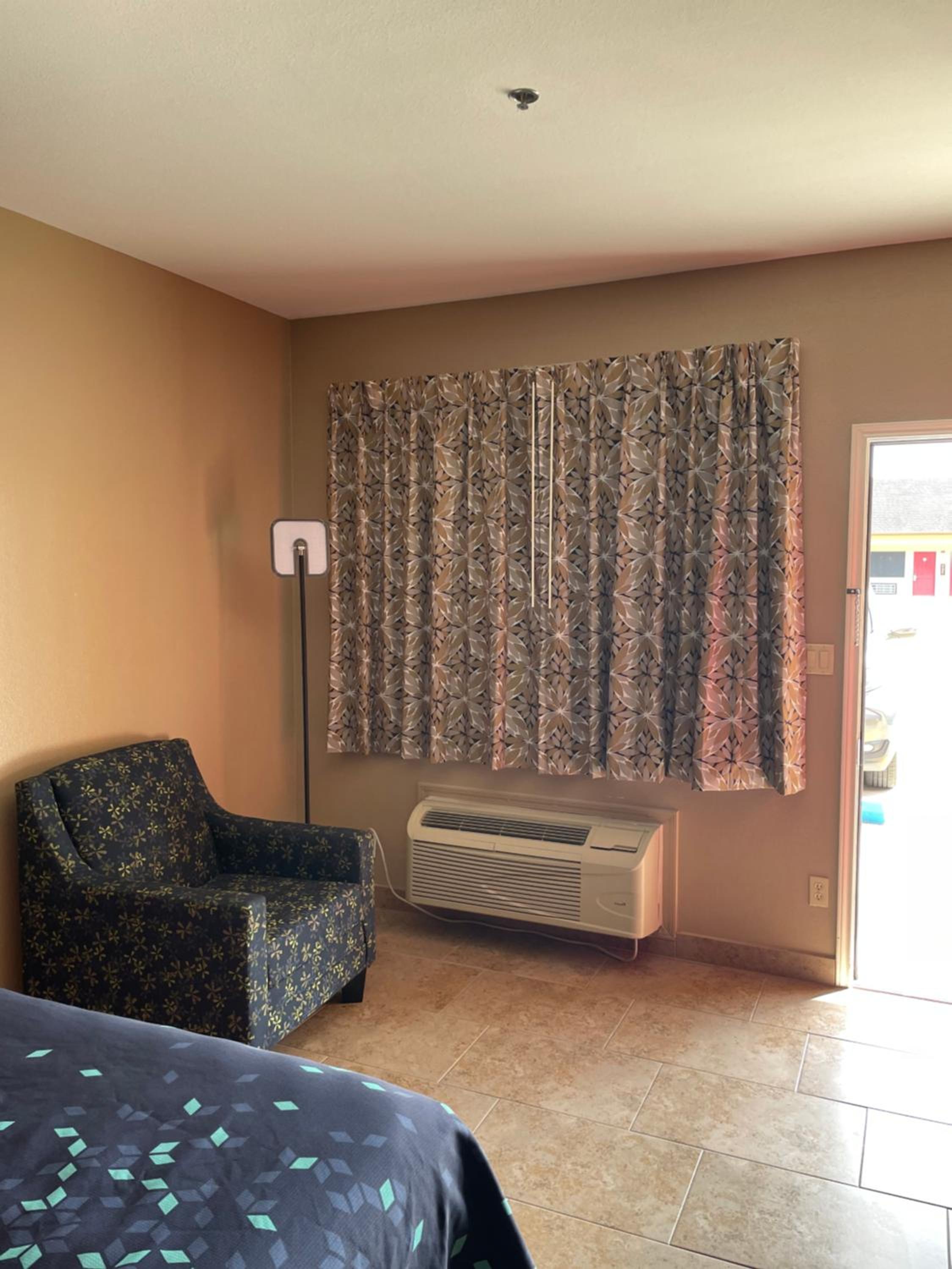 Los Fresnos Inn and Suites
