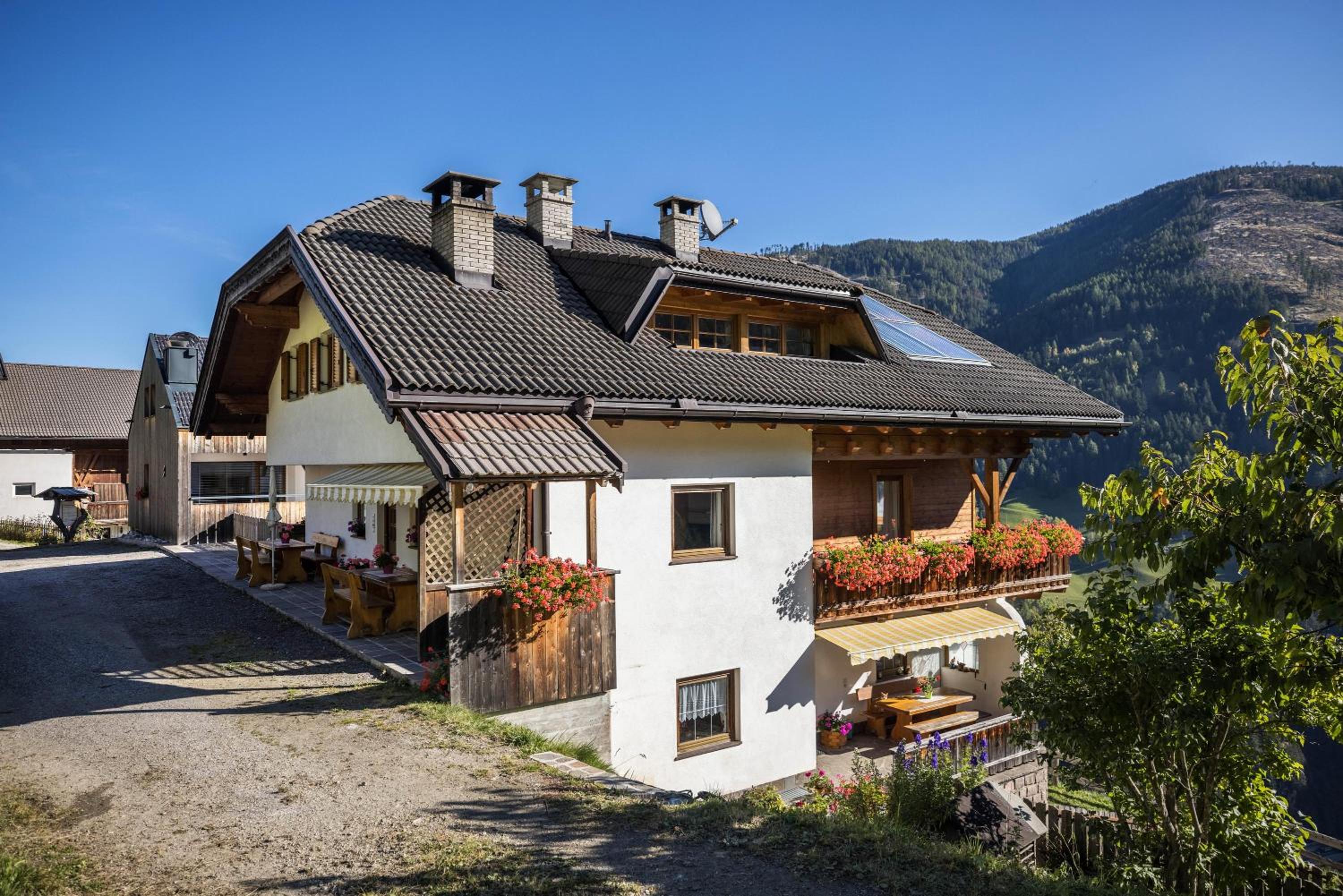 Felderhof Apt 1 view 3