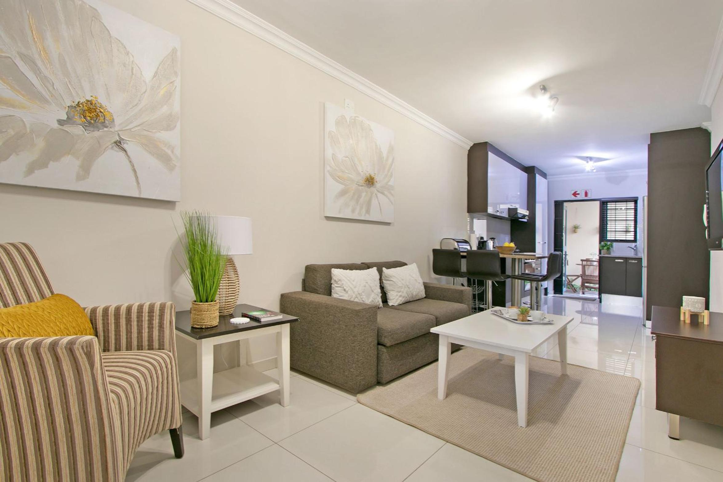 STAR APARTMENTS
