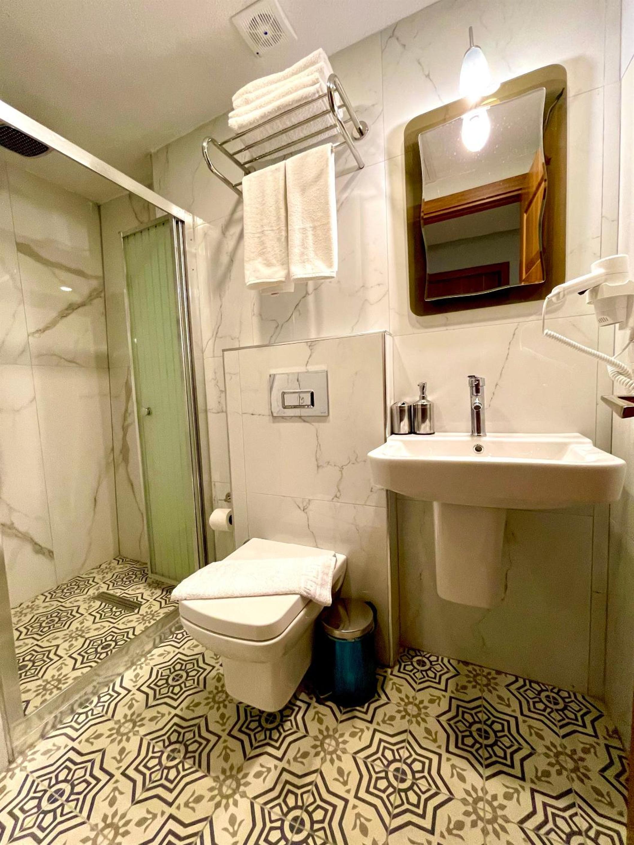 Zem Hotel - Image 12