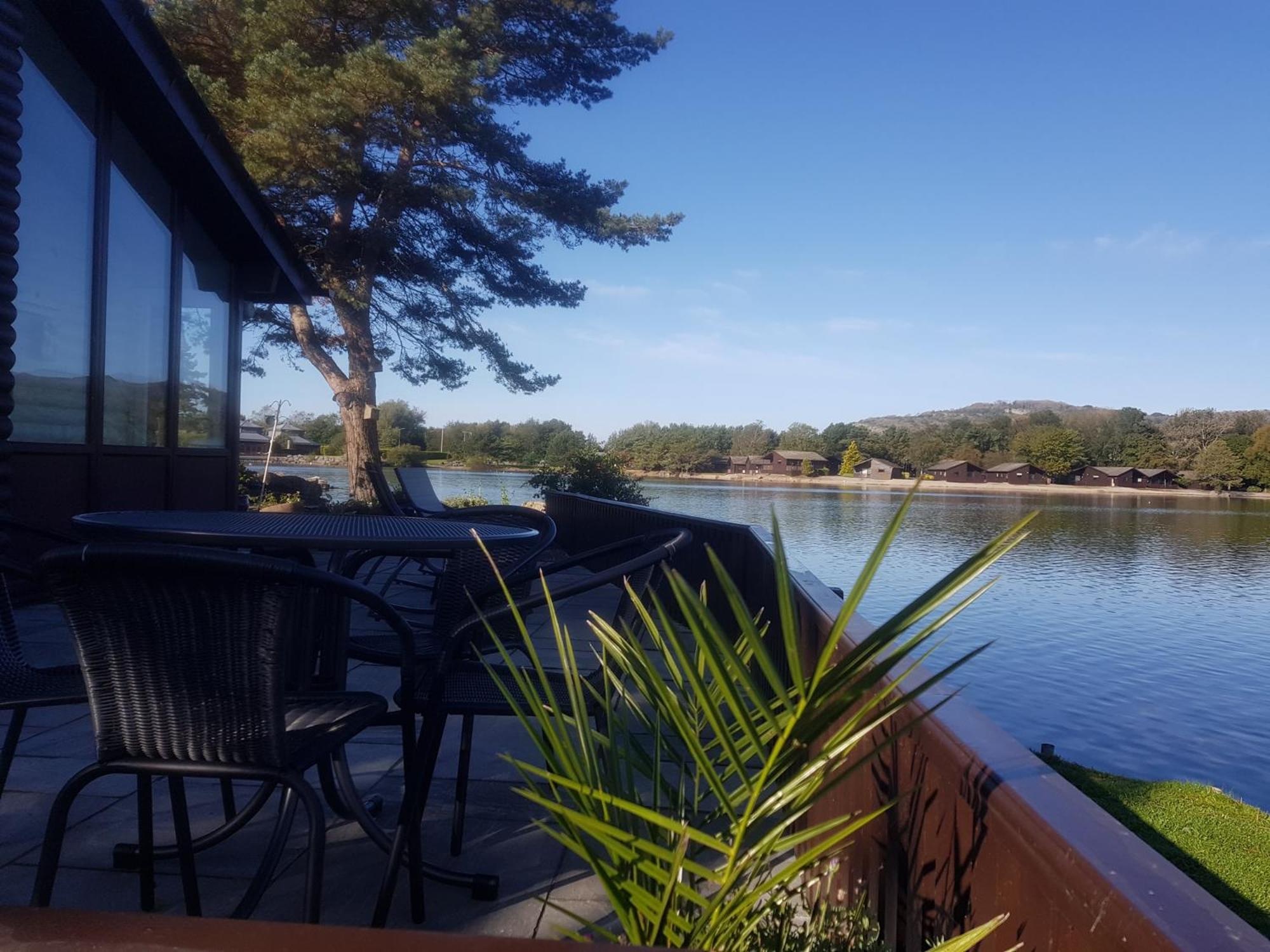 Keer Lodge a lakeshore haven Pine Lake Resort view 2