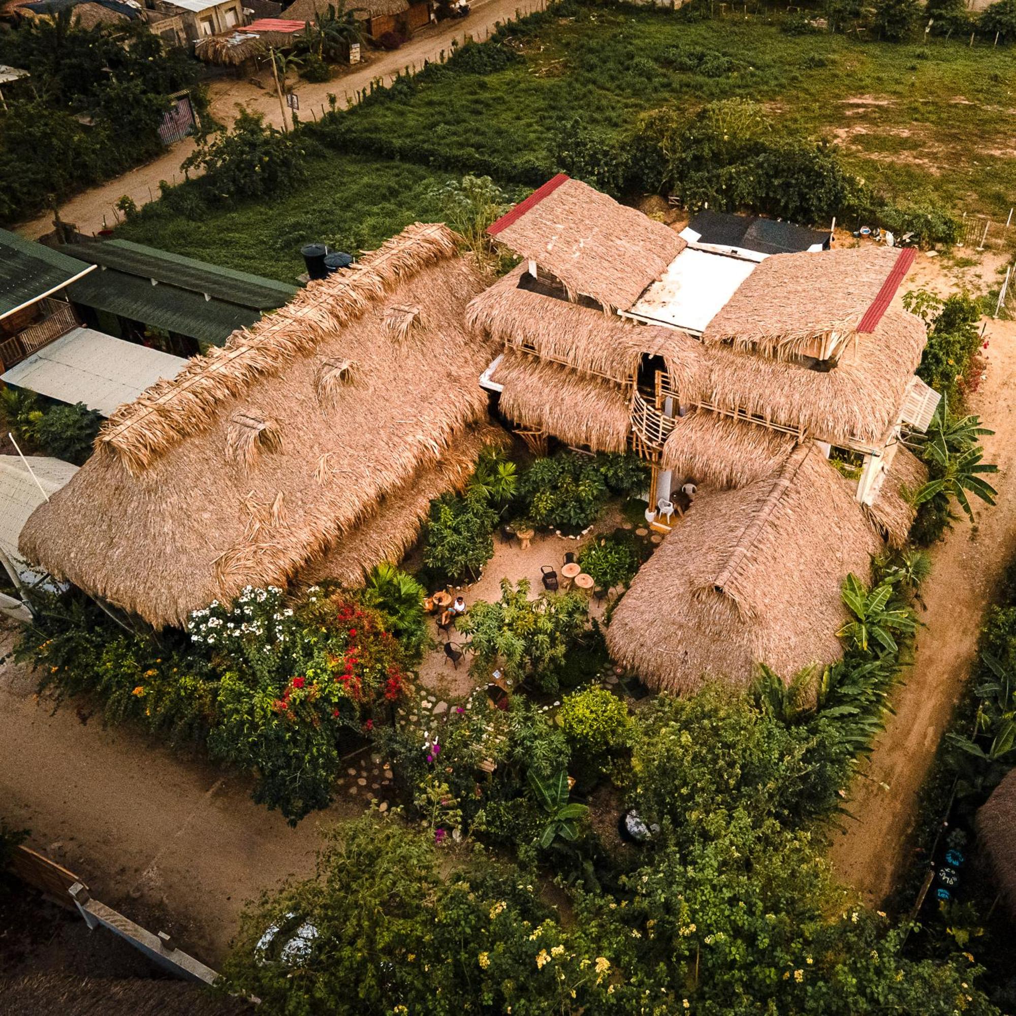 Bella Flor Hostel Palomino
