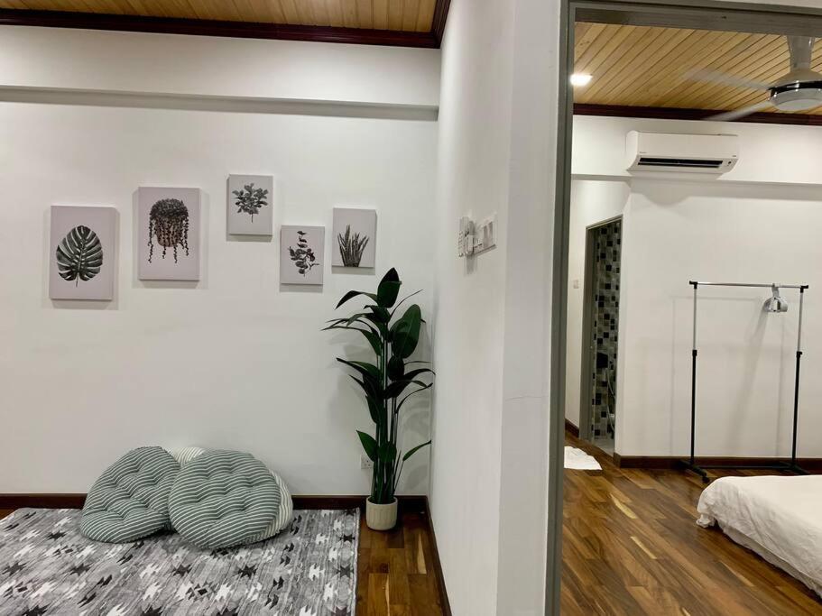 The Venus - Spacious Wooden TOP Floor Apartment photo 8