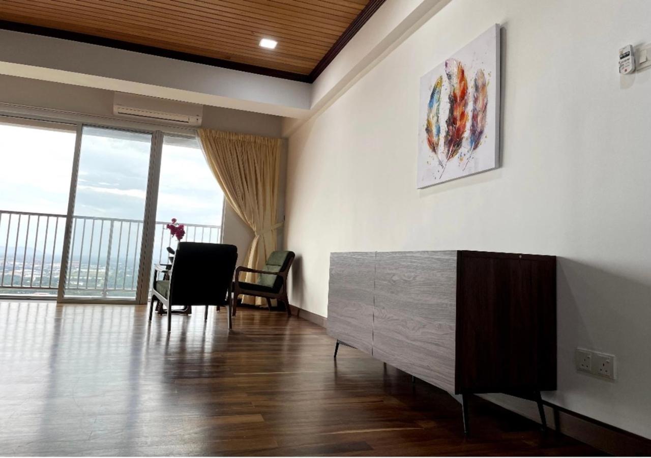The Venus - Spacious Wooden TOP Floor Apartment photo 3
