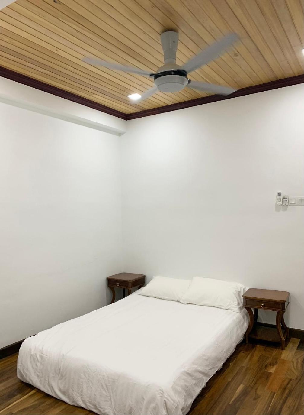 The Venus - Spacious Wooden TOP Floor Apartment photo 7