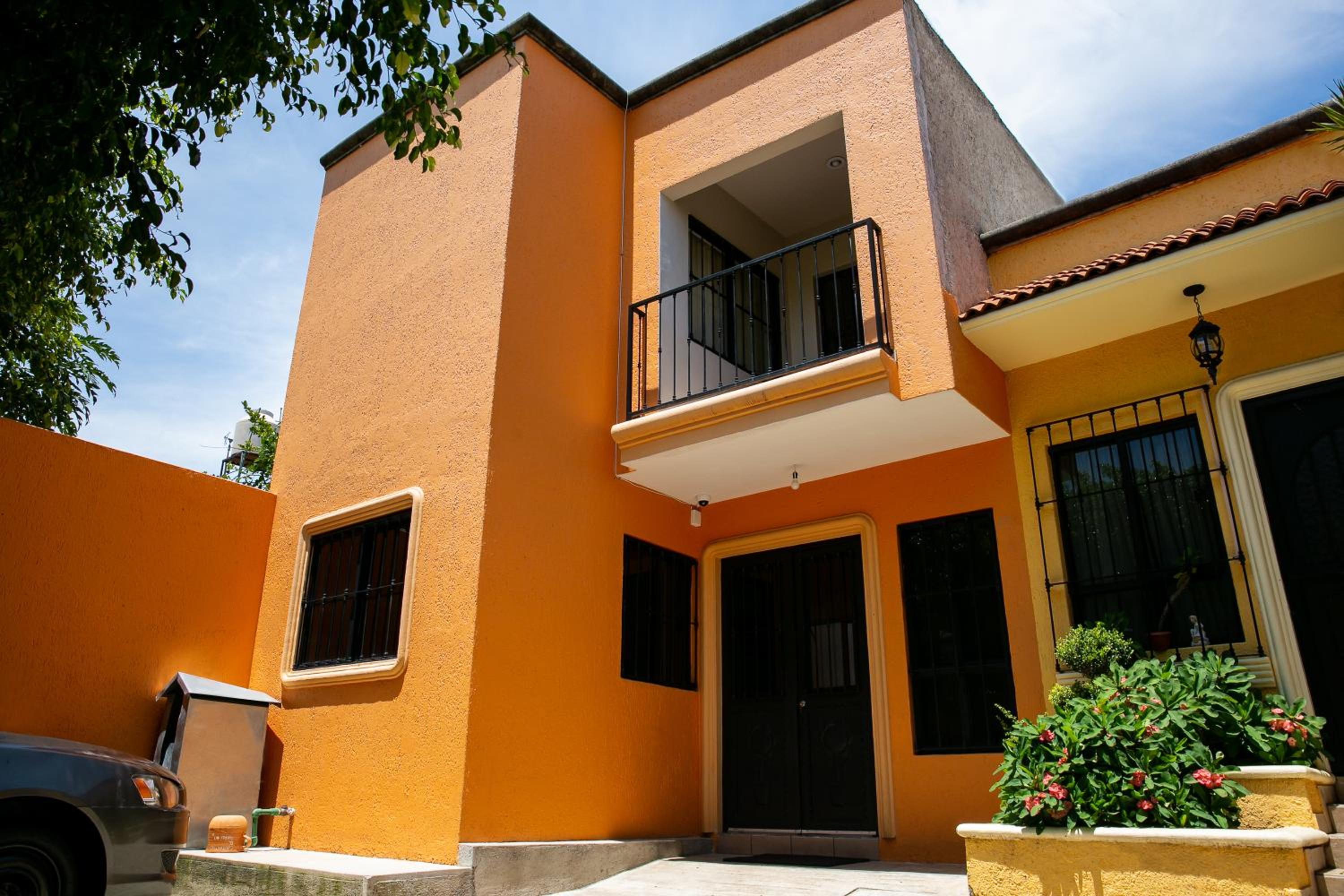 Hotel Comoda Casa Privada - Image 1