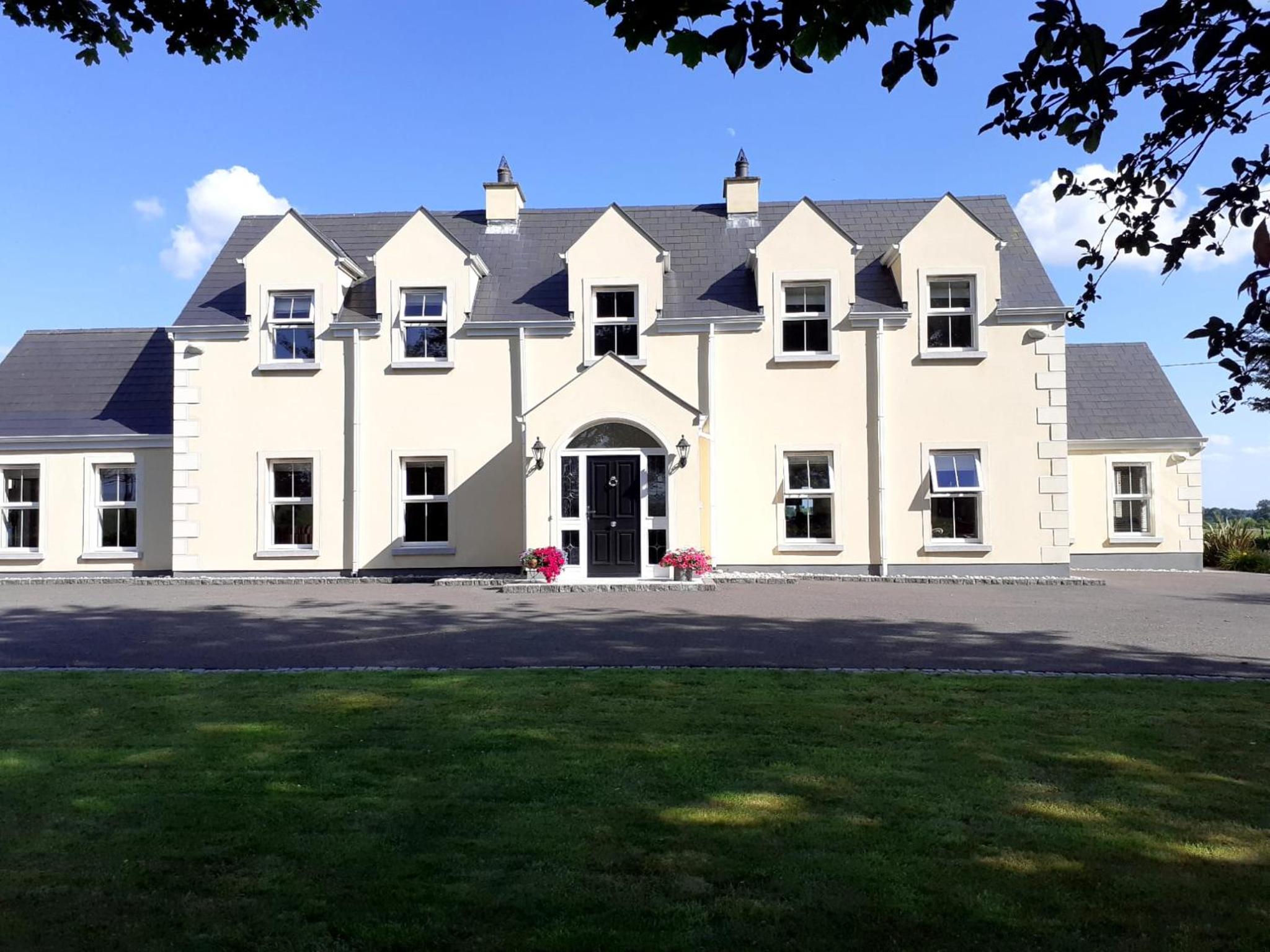 Single or Twin Room in Lovely Country Residence view 4
