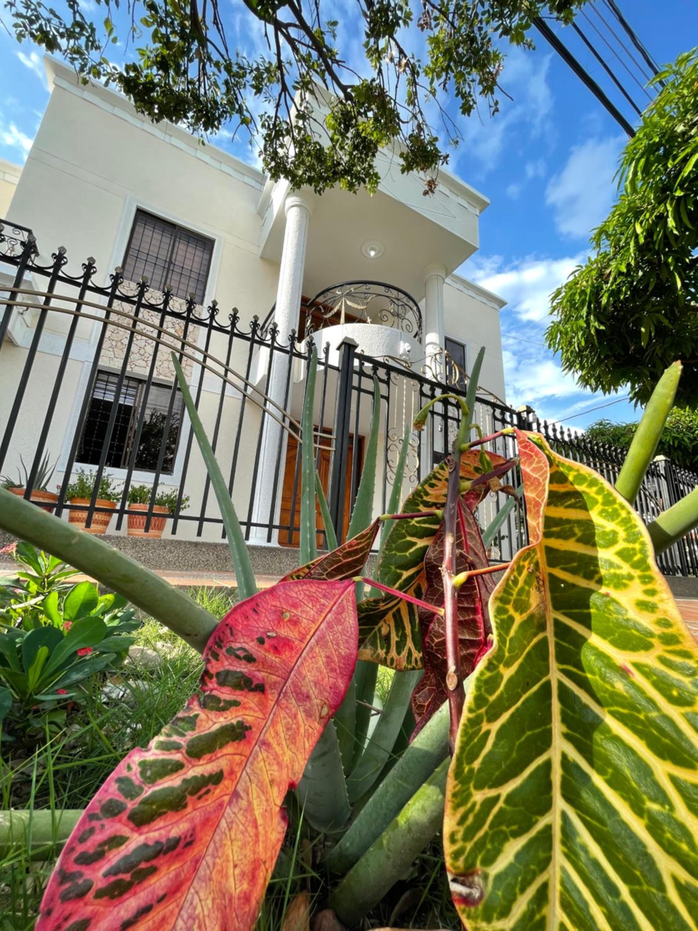 Casa Blanca Increíble Casa Completa Valledupar