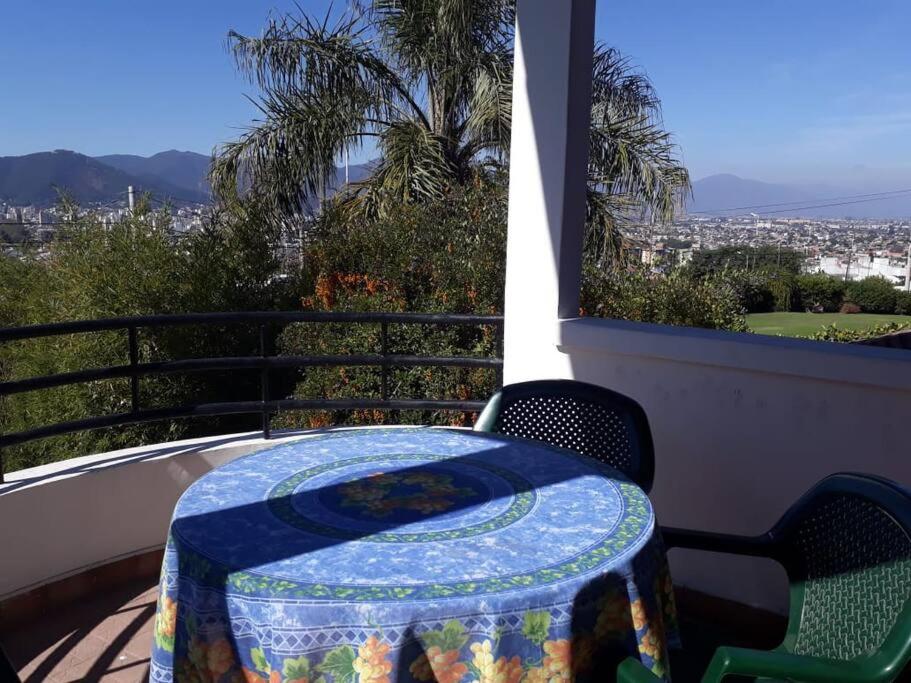 CASA GRAND BOURG CON MAGNÍFICA VISTA Y PILETA