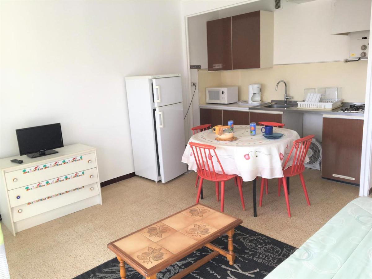 Joli studio avec terrasse proche du port de Saint Cyprien -3RM168 view 2
