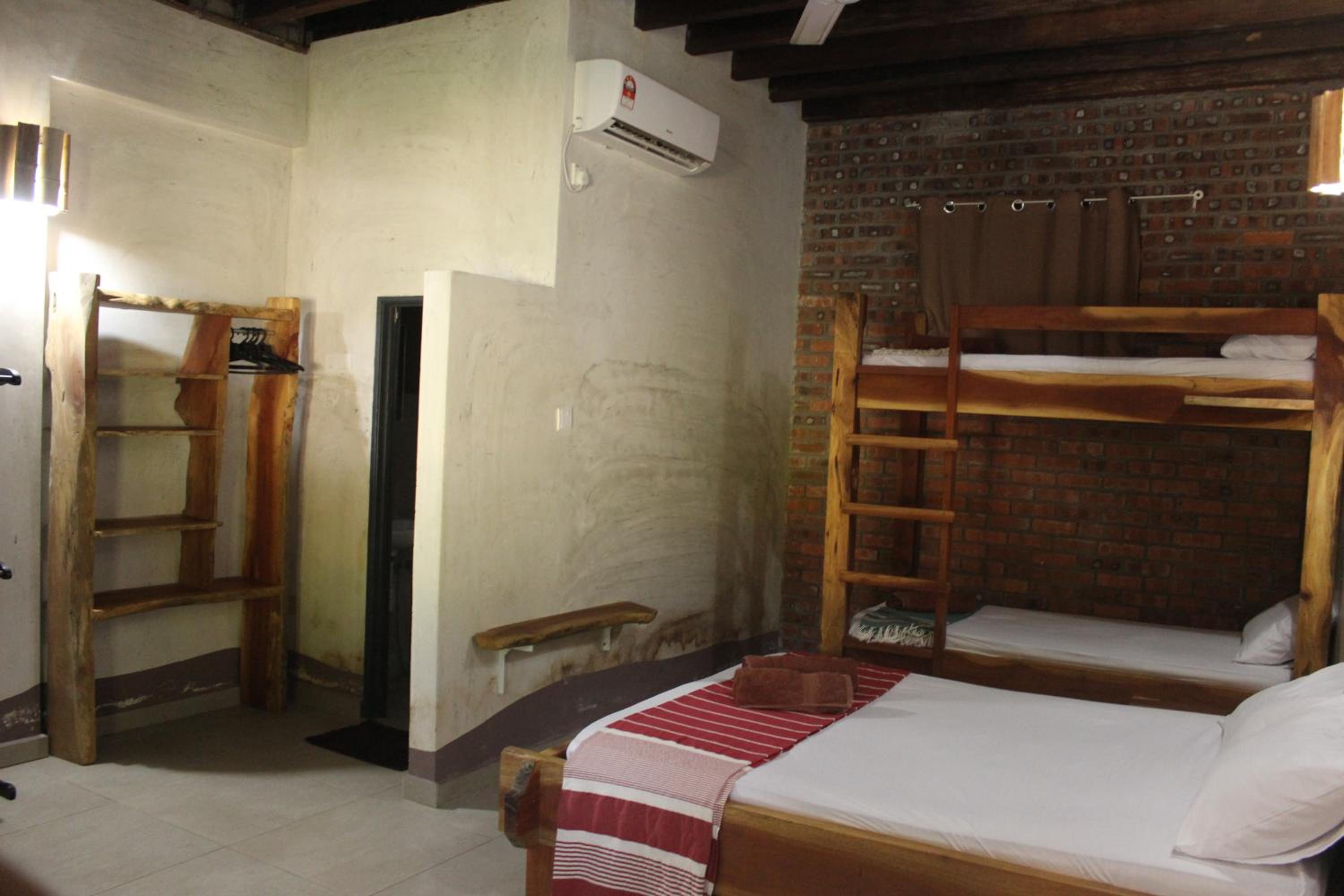 Photo 28