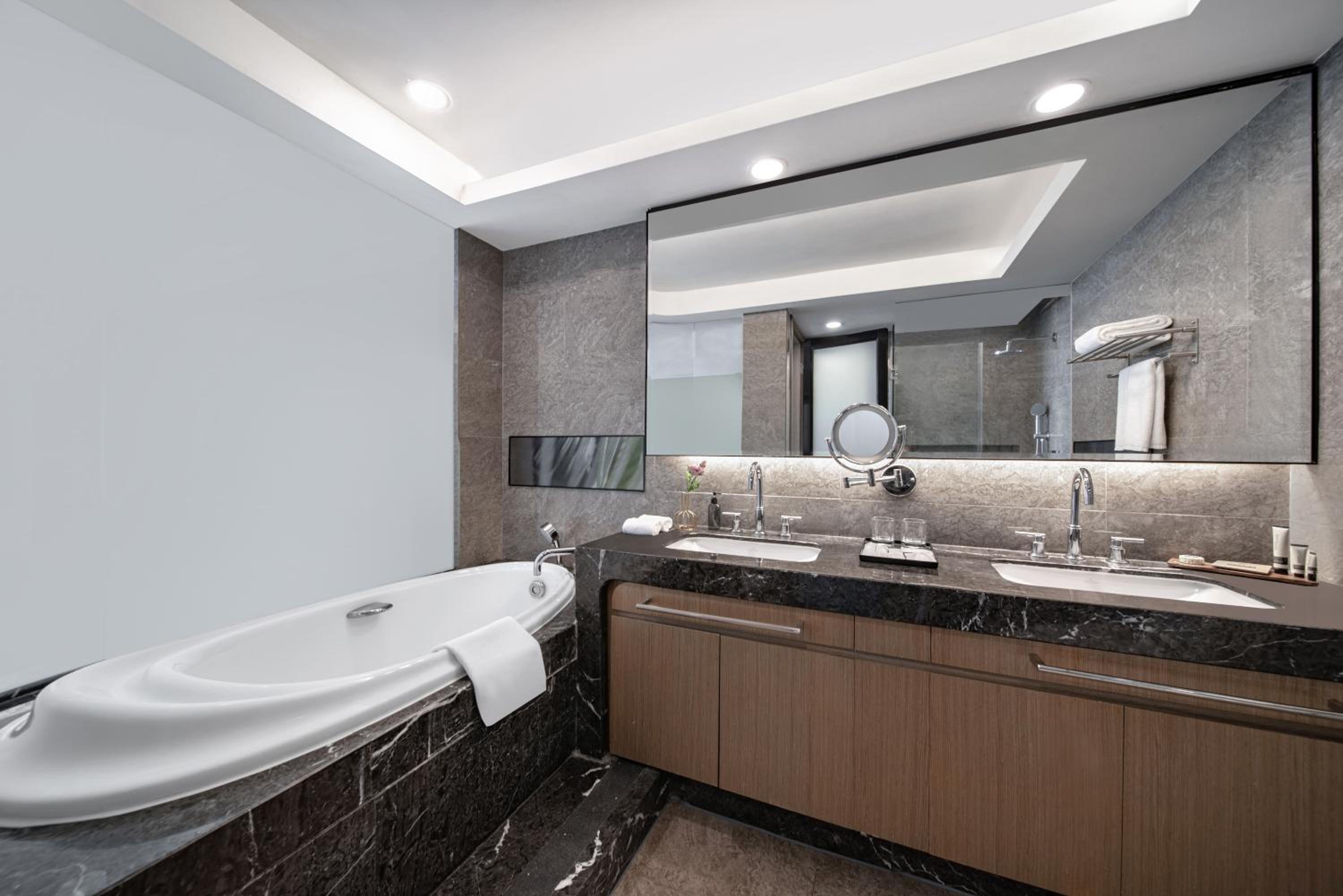 Ascott IFC Guangzhou - Free Shuttle Bus For Canton Fair