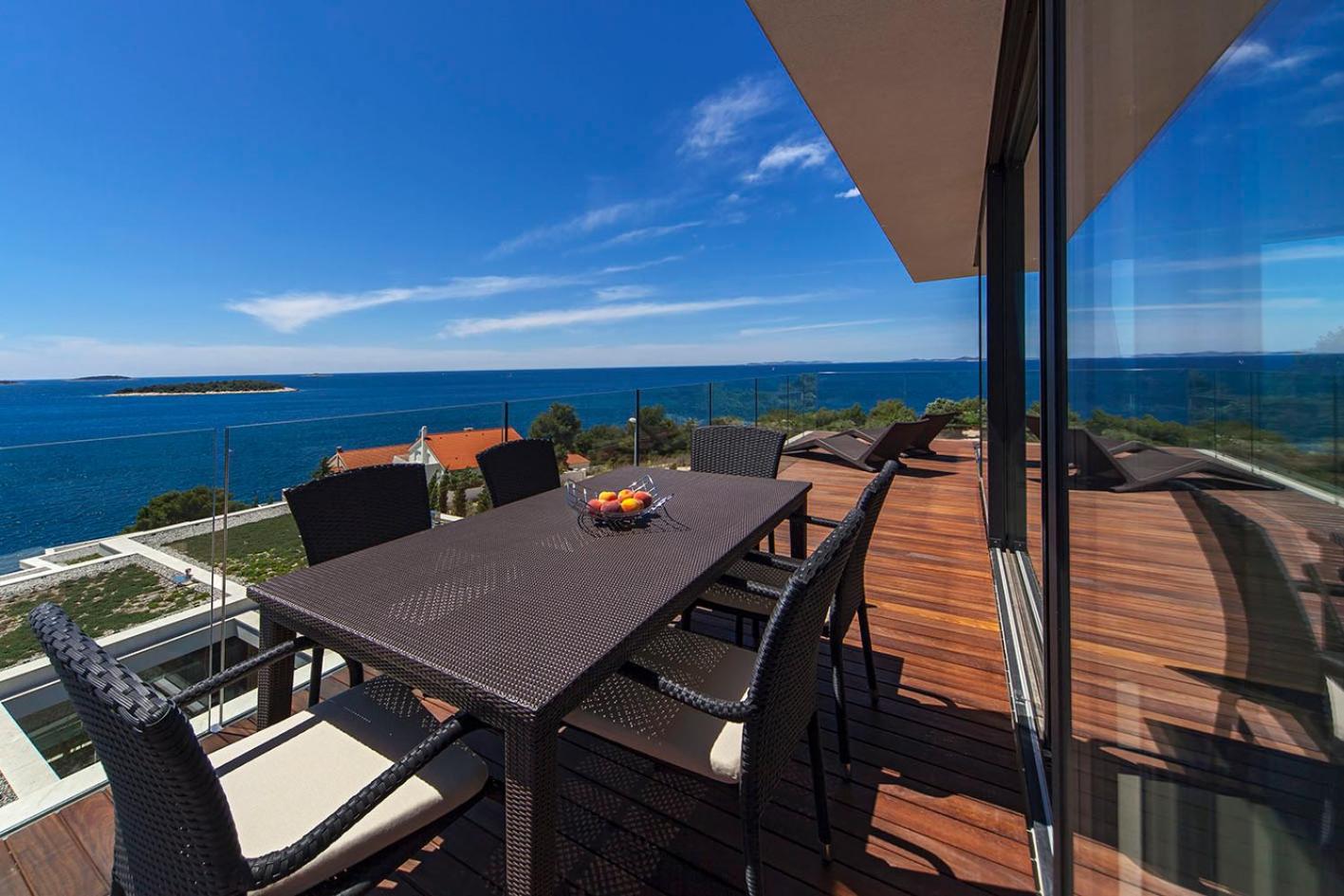 Golden Rays Luxury Villas & Apartments
