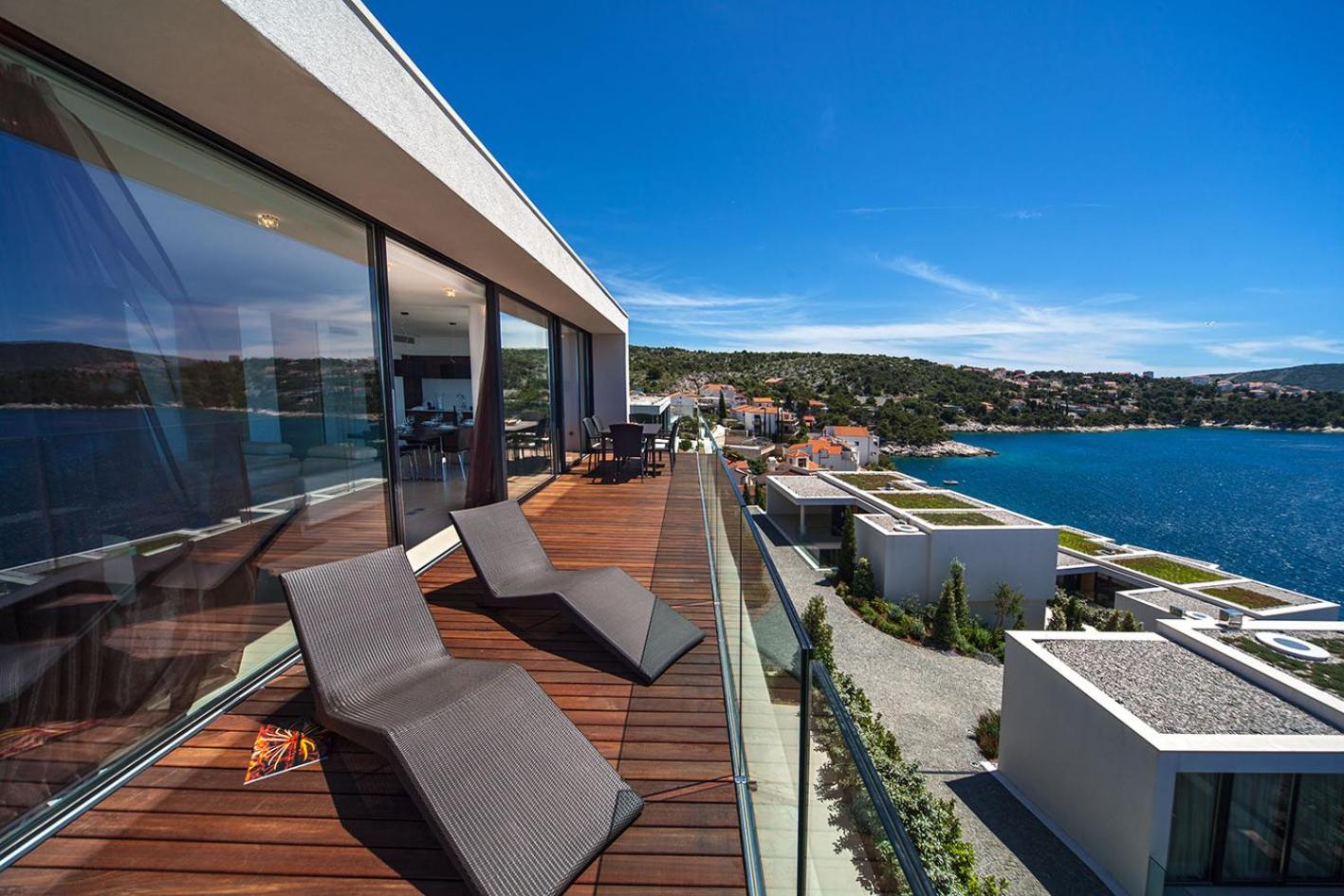 Golden Rays Luxury Villas & Apartments