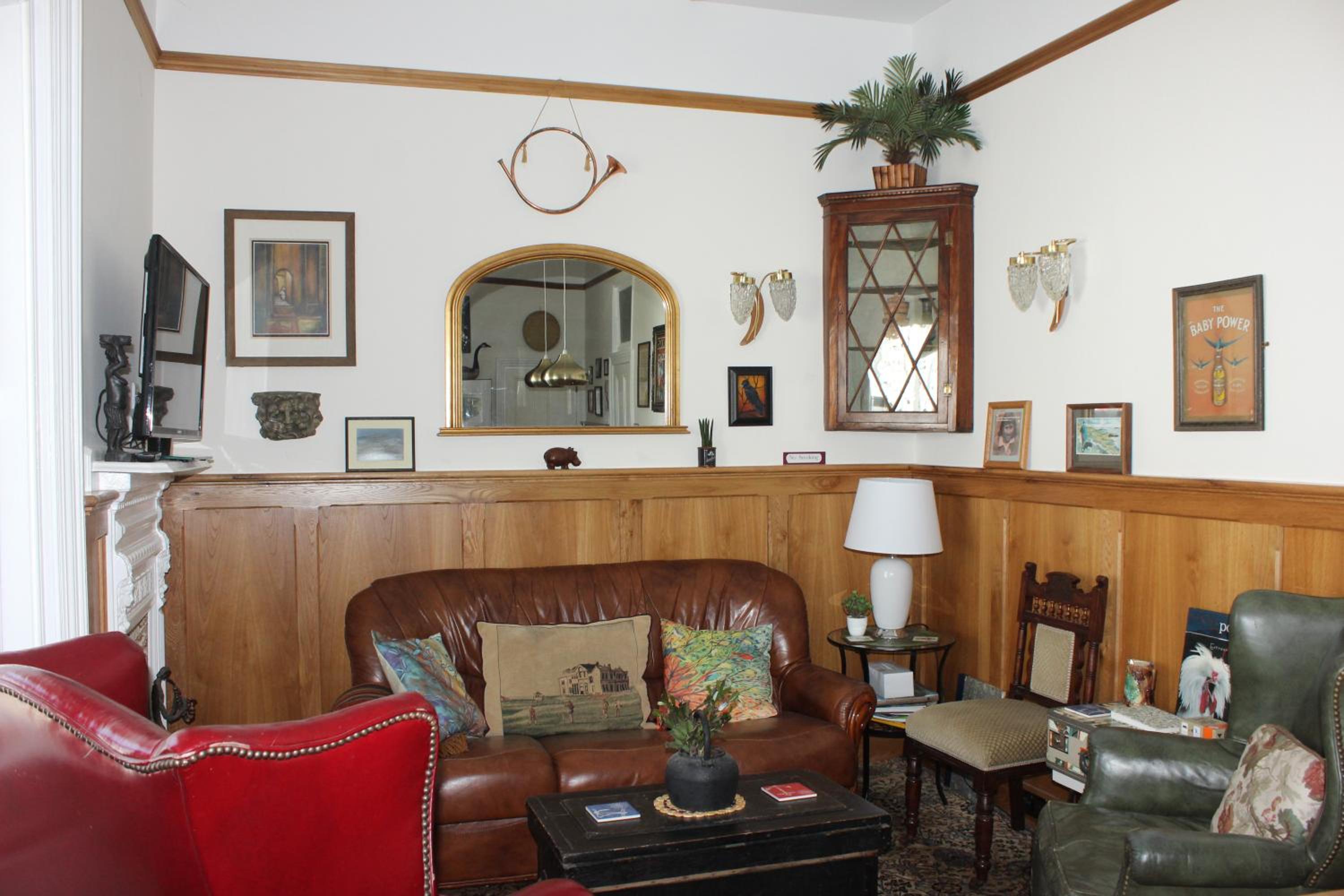 Johnston House: Historic Village Retreat view 3
