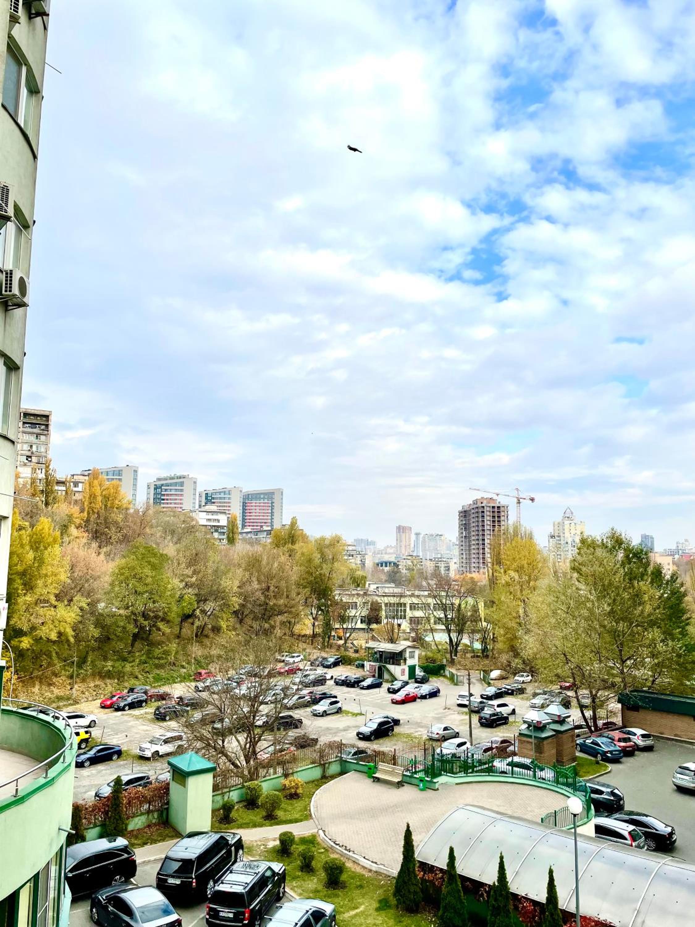 NAVIT luxury apartments with breakfast near the railway station, the city center and the park view 3