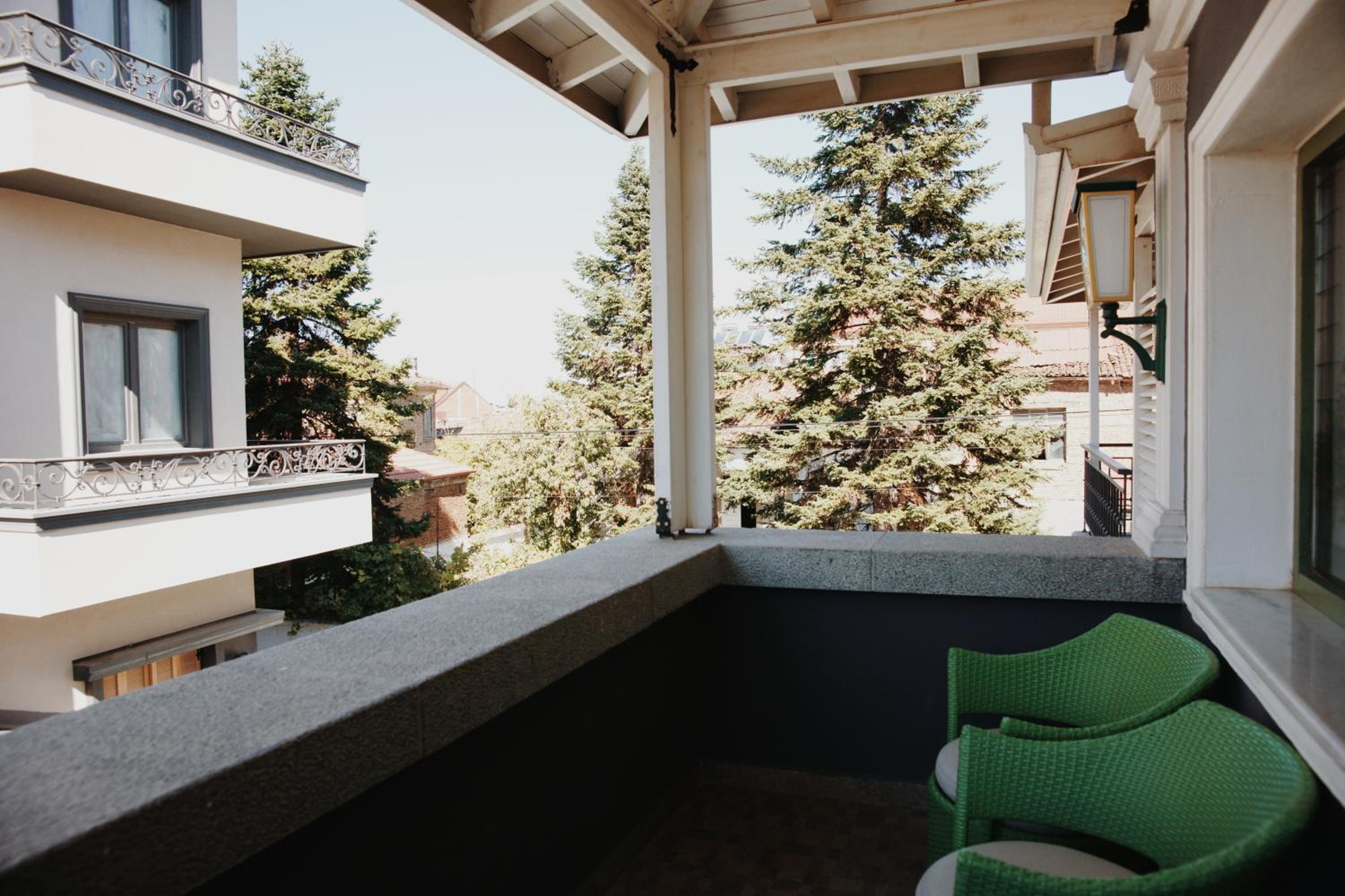 balcony
