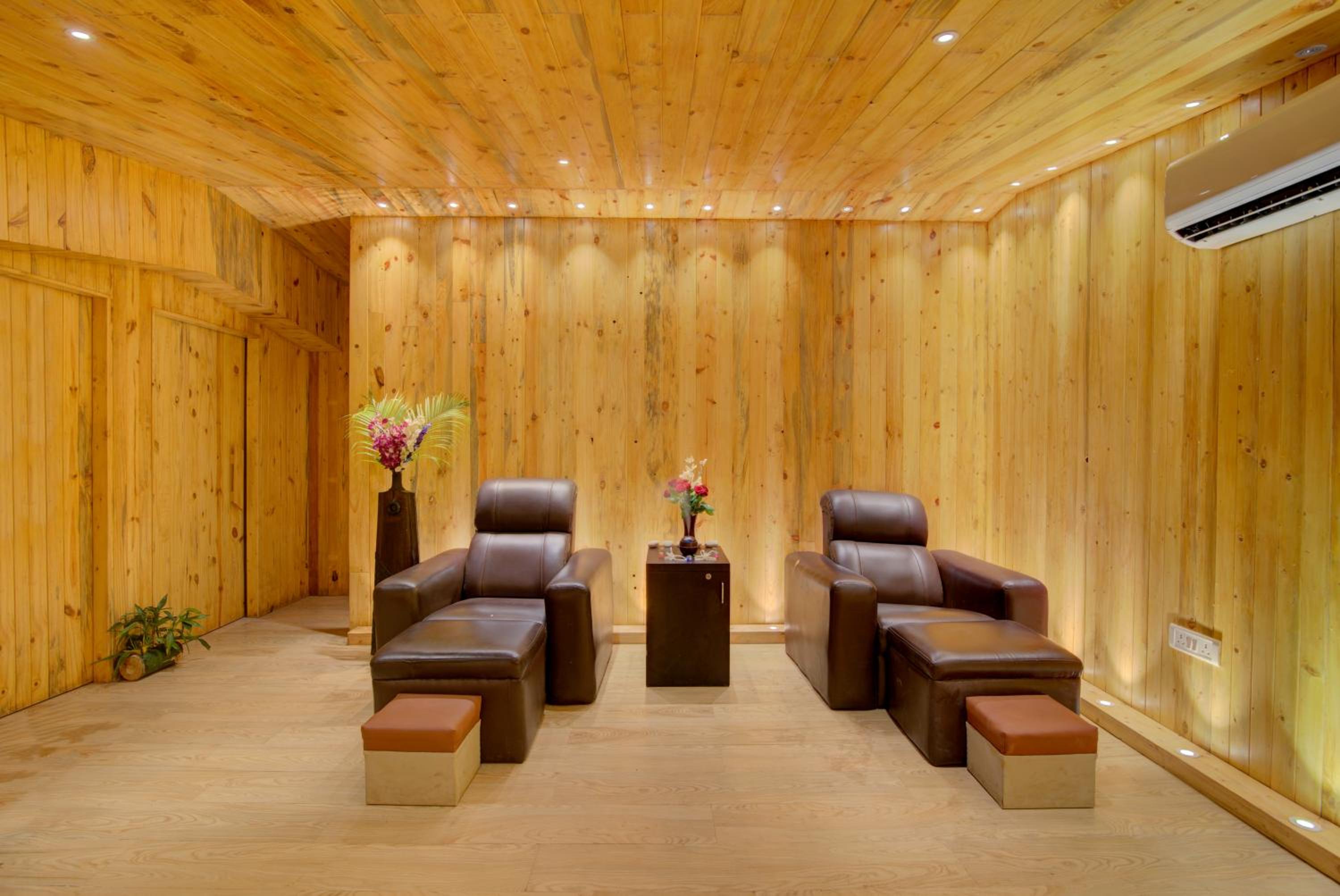 Lobby & Reception
