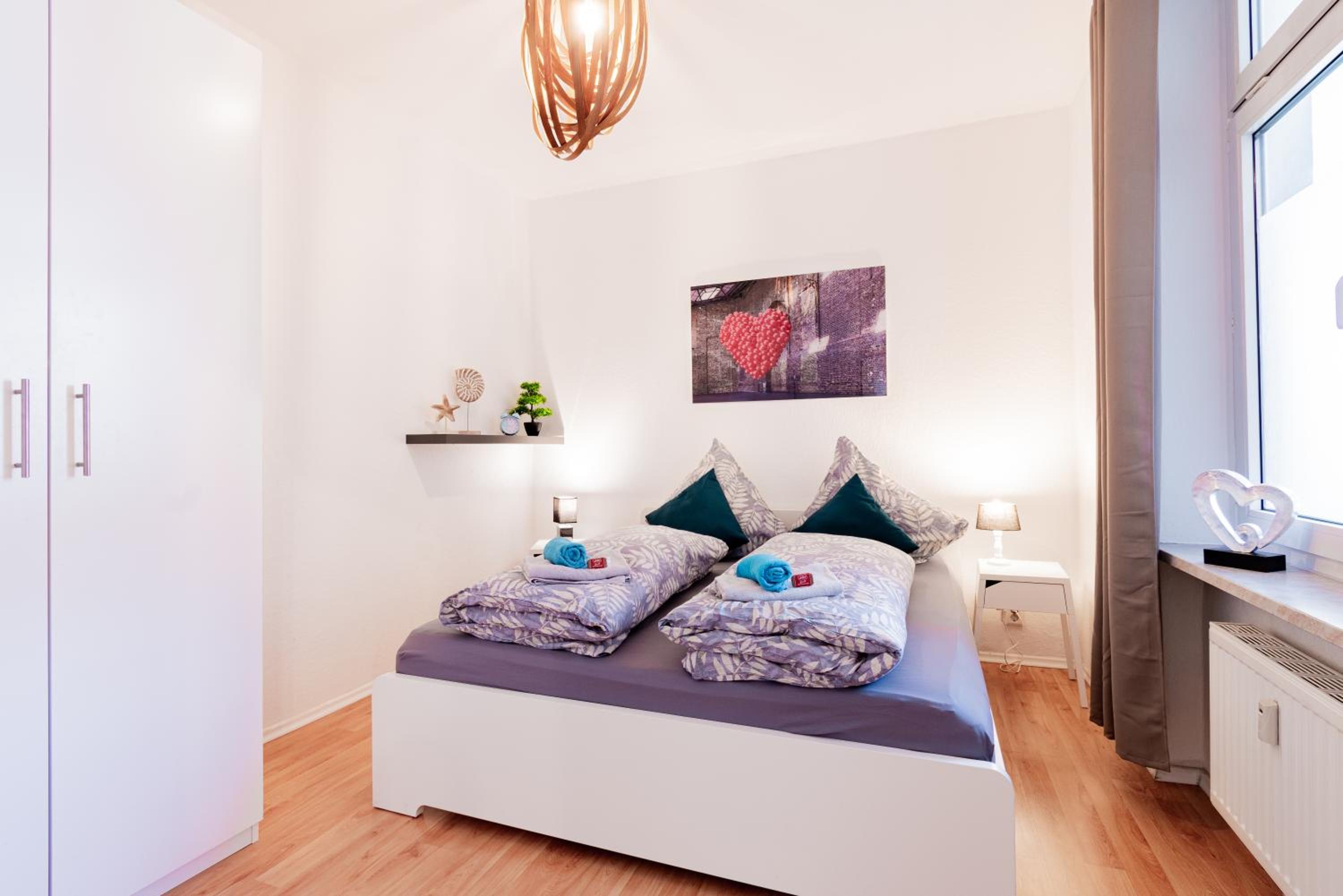 Helle Wohnung in TOP-Lage, Hasselbachplatz - Altstadt, W-LAN, 4 Schlafplätze