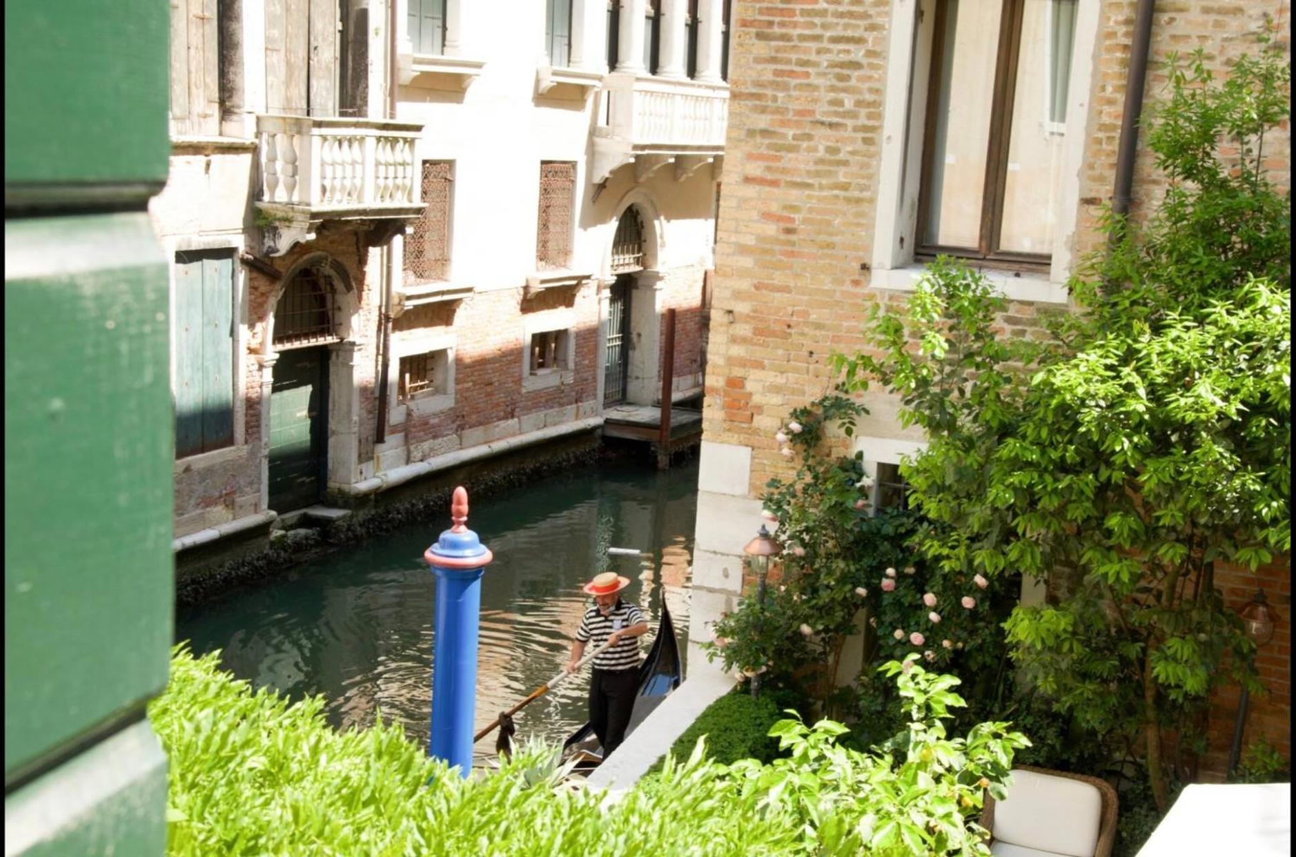 Anzolo Palace - Rooms & Apartments