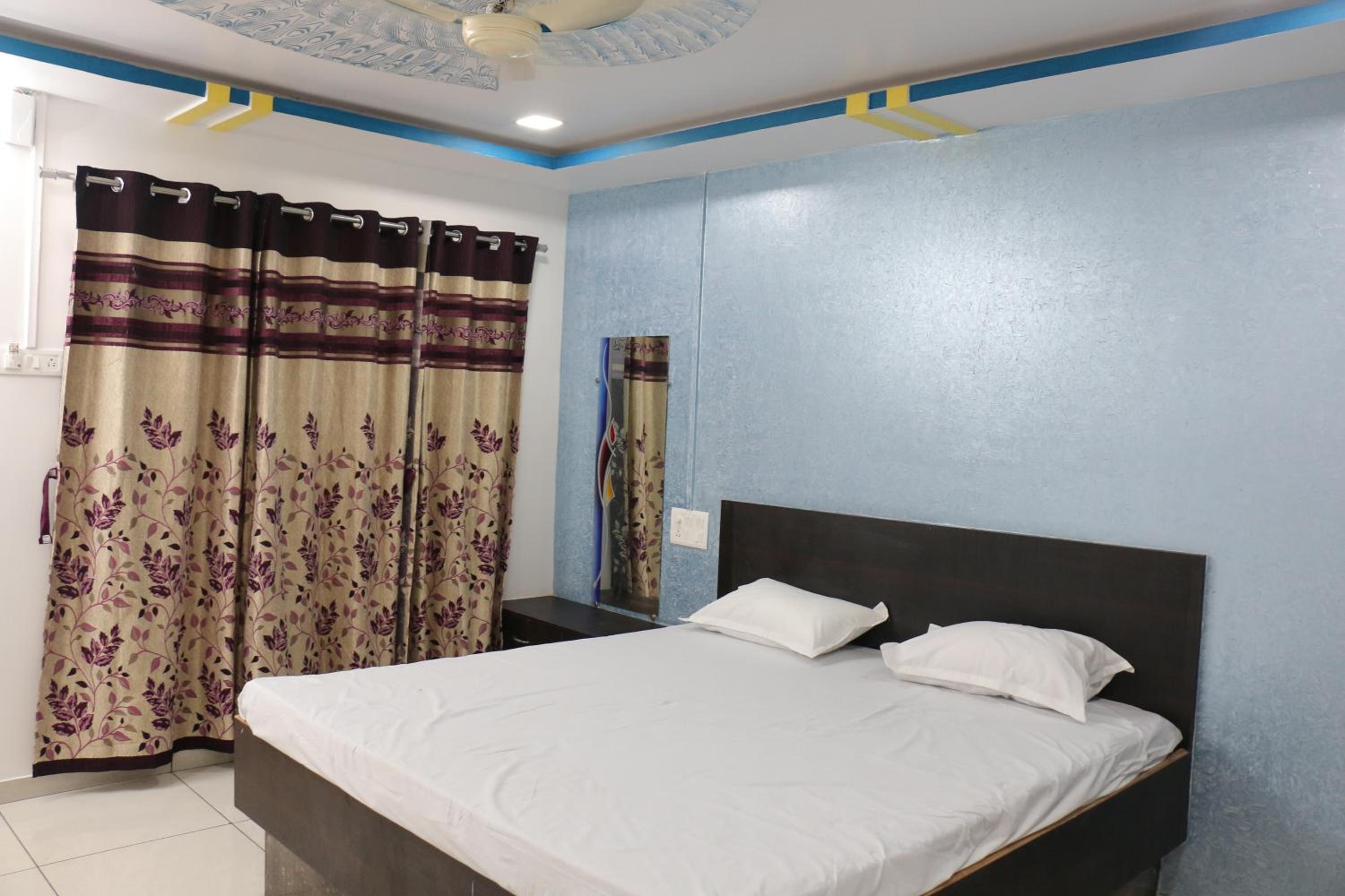 GURUGANESH HOMESTAY