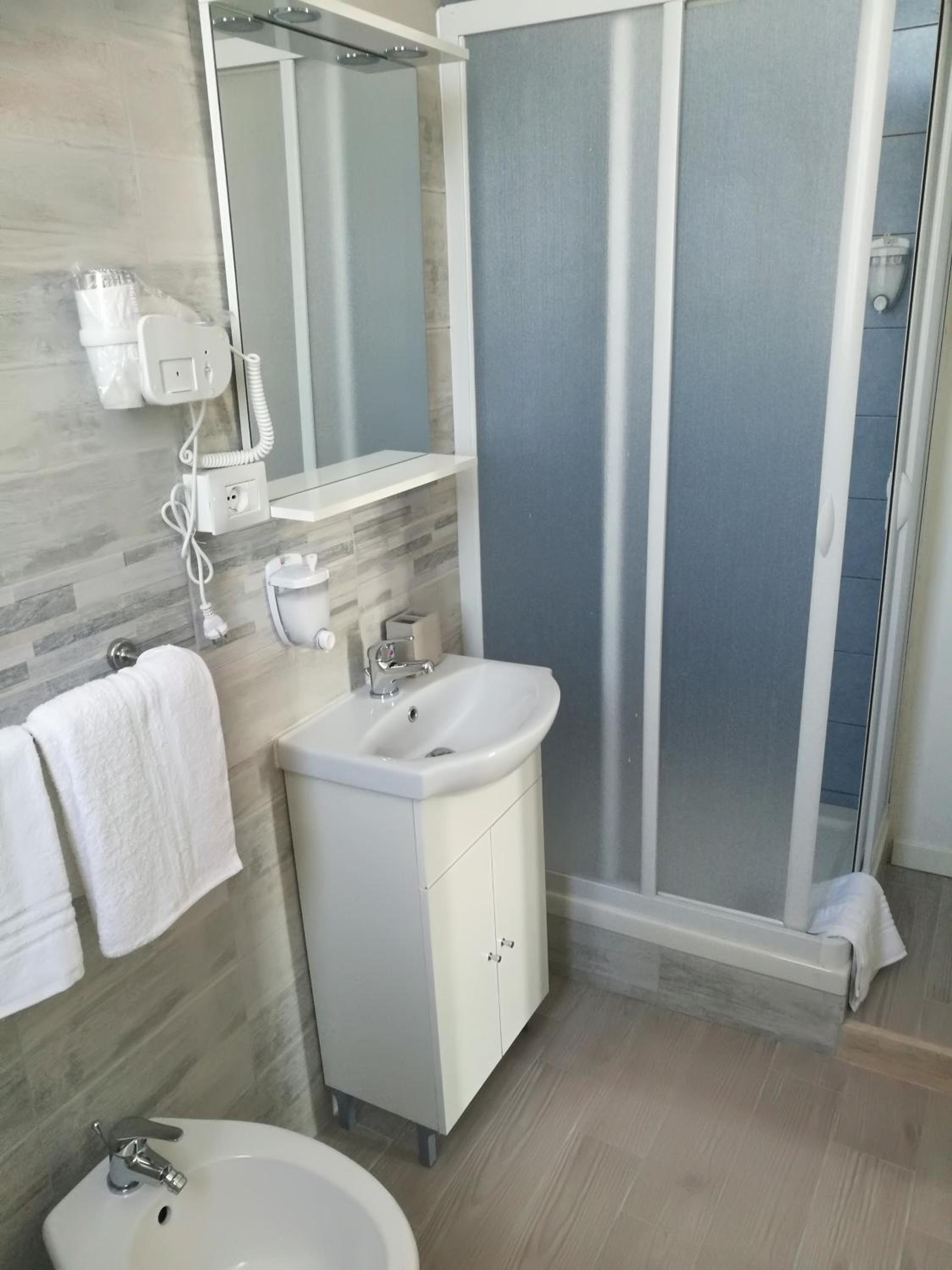 SETTIMO SOLE Affitta Camere en Taranto — bathroom