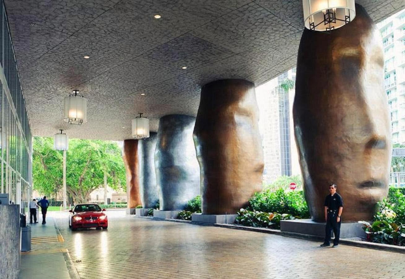 Hotel ICONIC LUXURIOUS HIGH CEILINGS UNIT BRICKELL w - Image 1