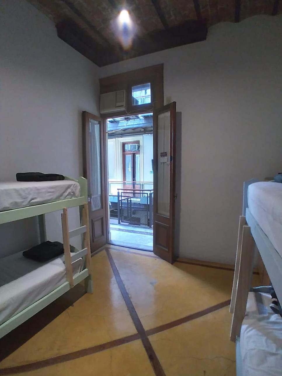 Parla Hostel