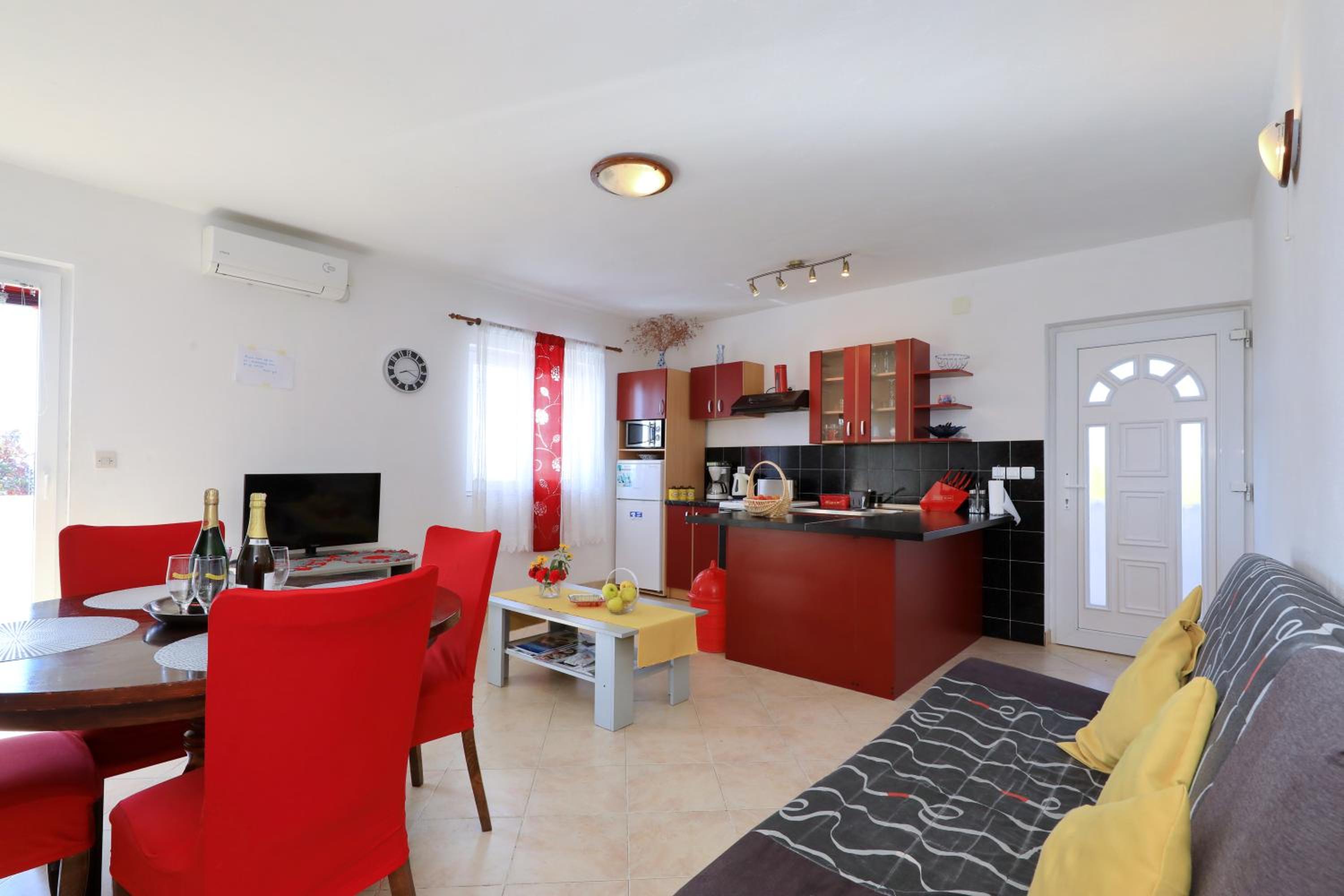 Apartments Luca view 3