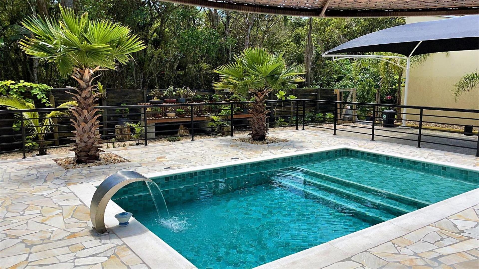 Casa Privativa com Piscina na Barra da Ferrugem/SC