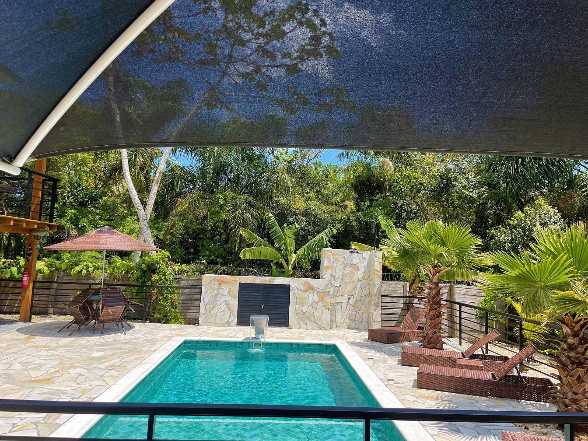 Casa Privativa com Piscina na Barra da Ferrugem/SC