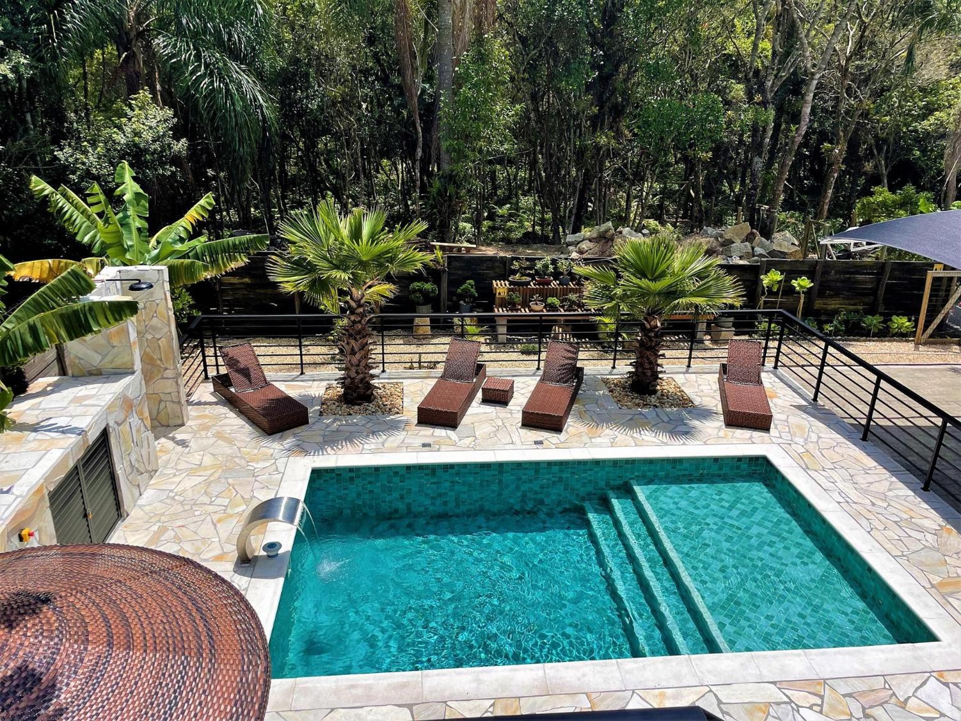 Casa Privativa com Piscina na Barra da Ferrugem/SC