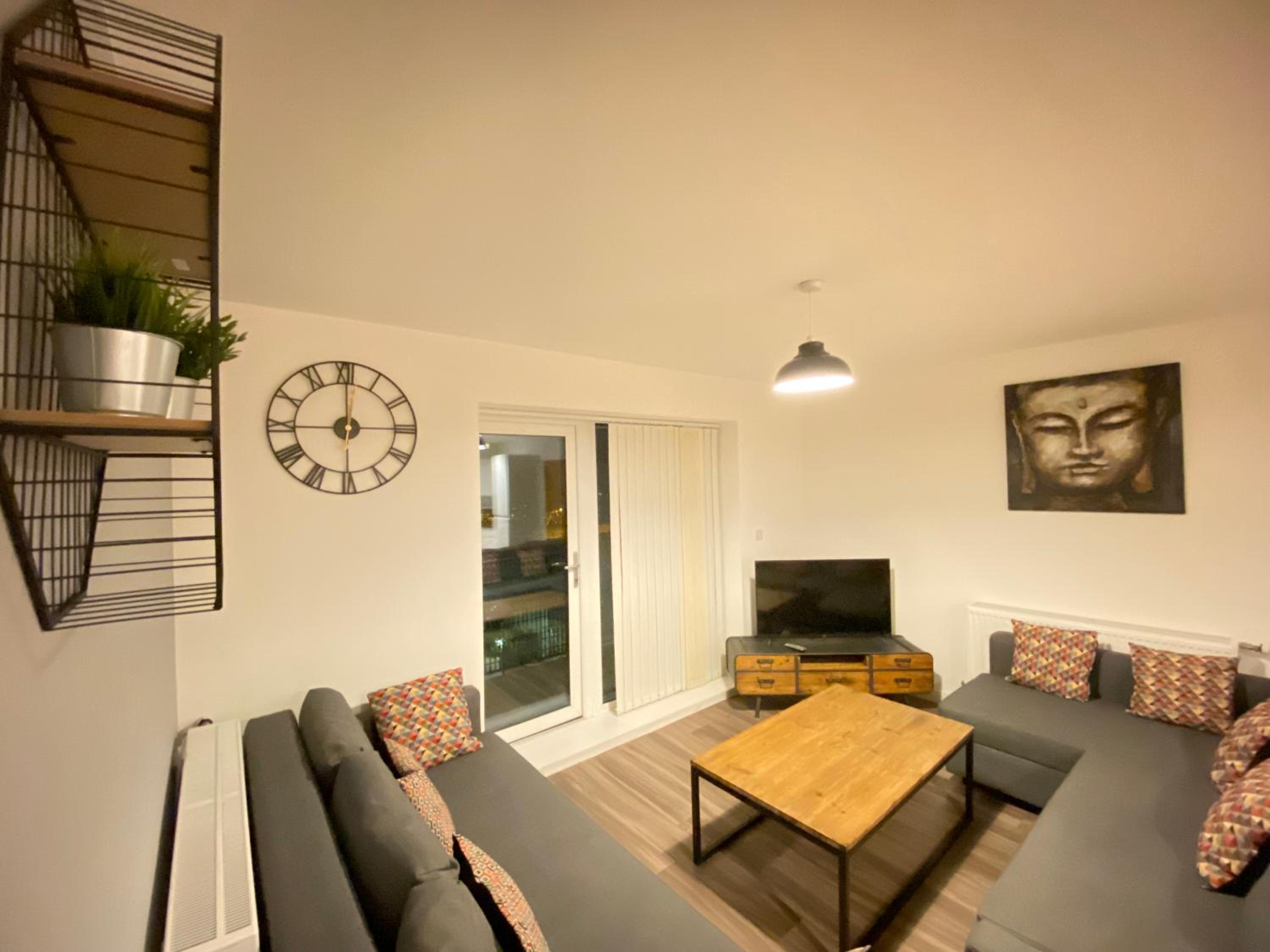 3 Bedrooms double or single beds, 2 PARKING SPACES! WIFI & Smart TV's, Balcony view 2