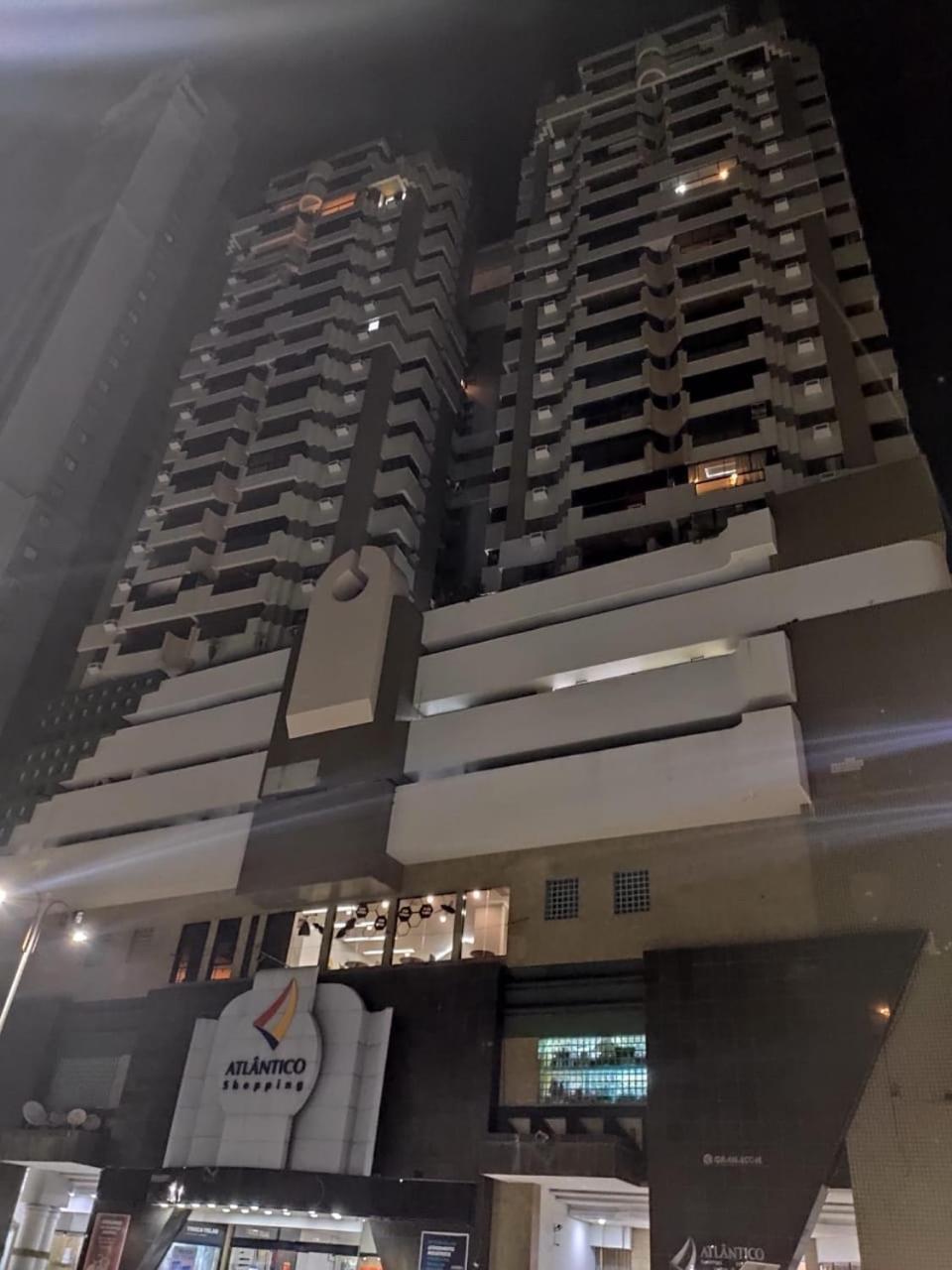Apto a 30m da praia sobre shopping Atlântico