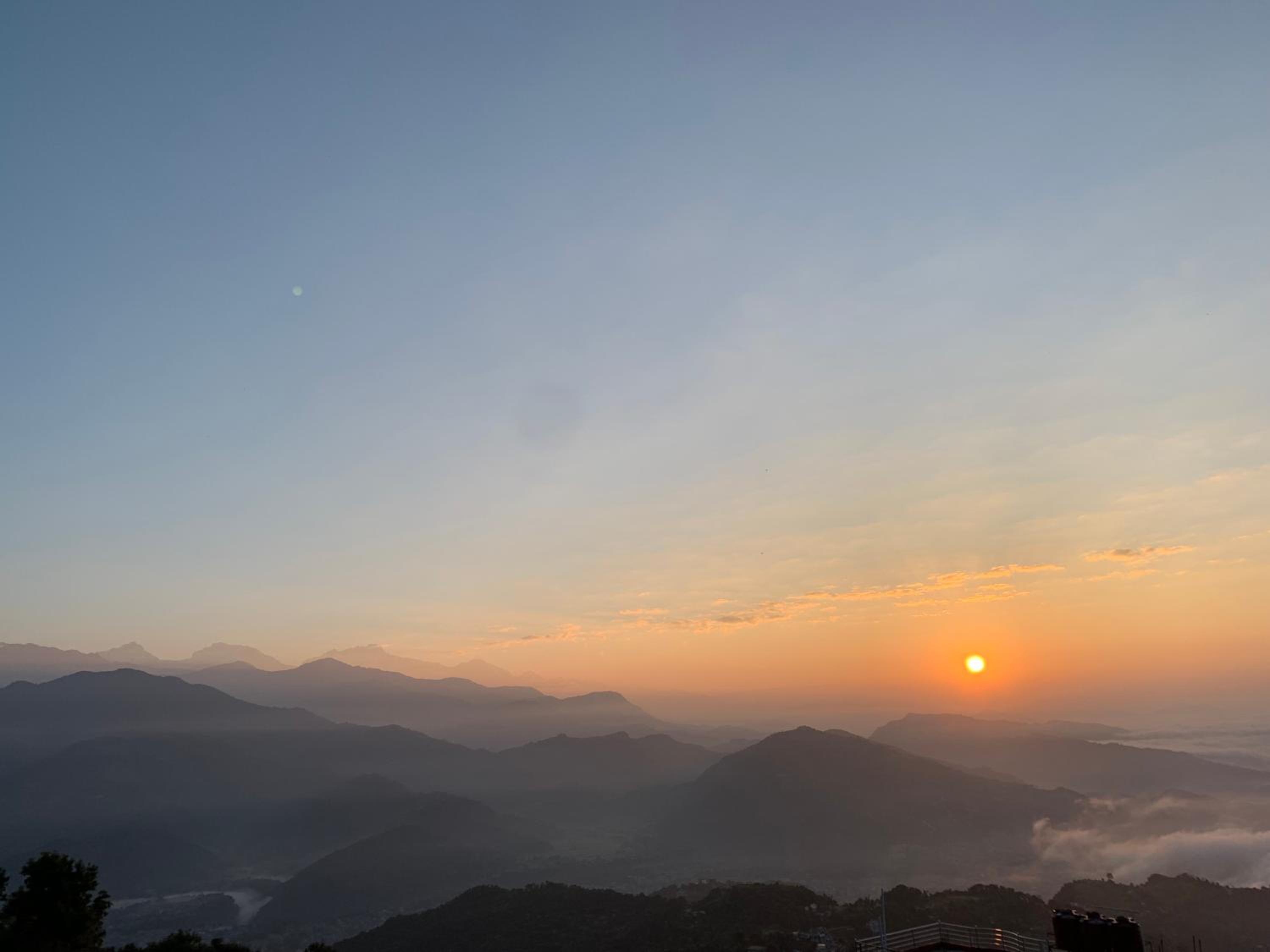 Superview Lodge - Family-Run, Himalayan Sunrise