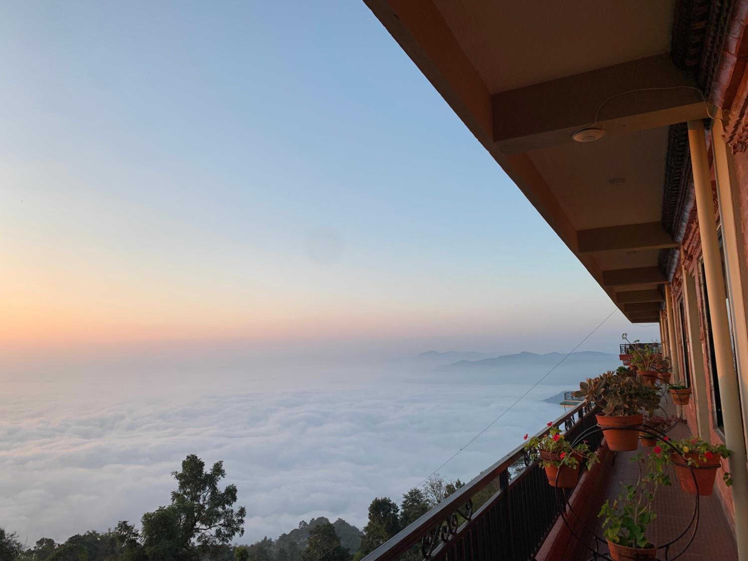 Superview Lodge - Family-Run, Himalayan Sunrise