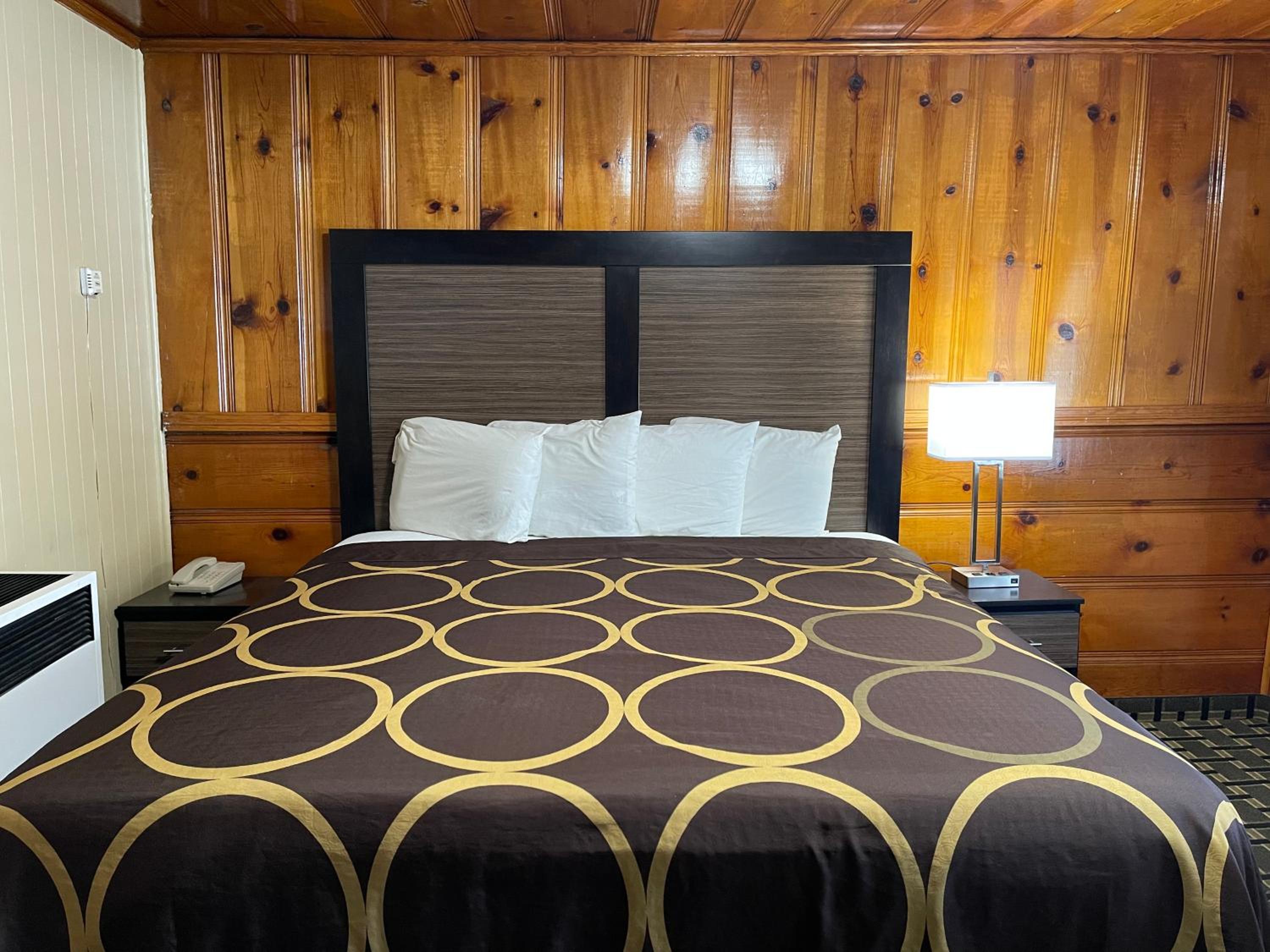 Lake Tahoe Vacations - Pinewood Inn - Property Image 22
