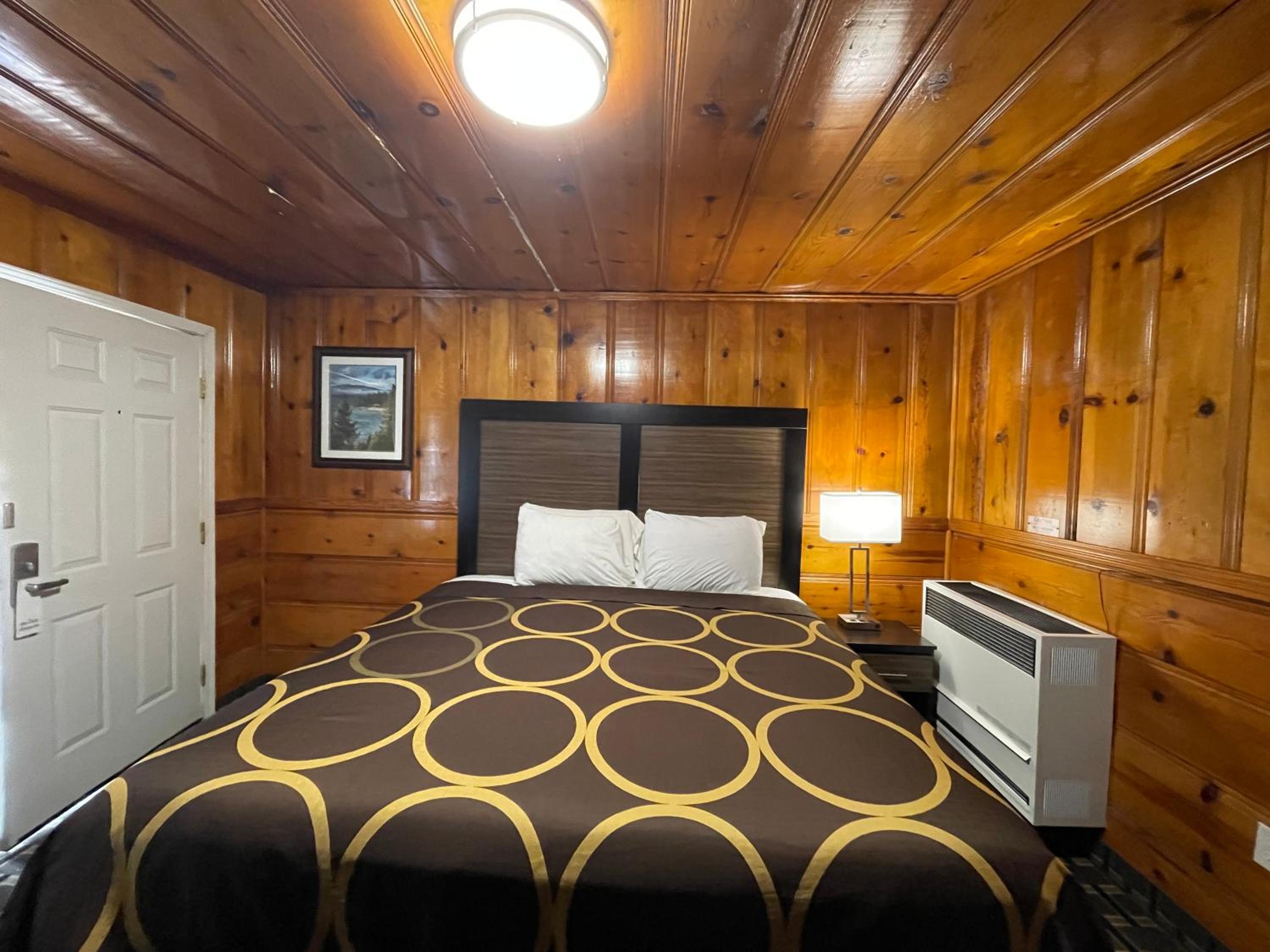 Lake Tahoe Vacations - Pinewood Inn - Property Image 15