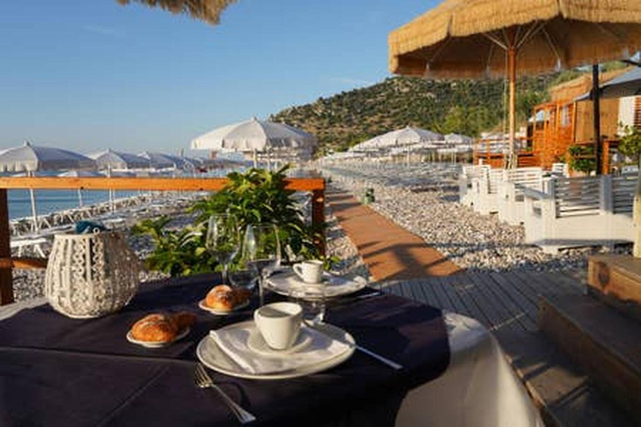 saracena Holiday Home with Beach and Swimming Pool