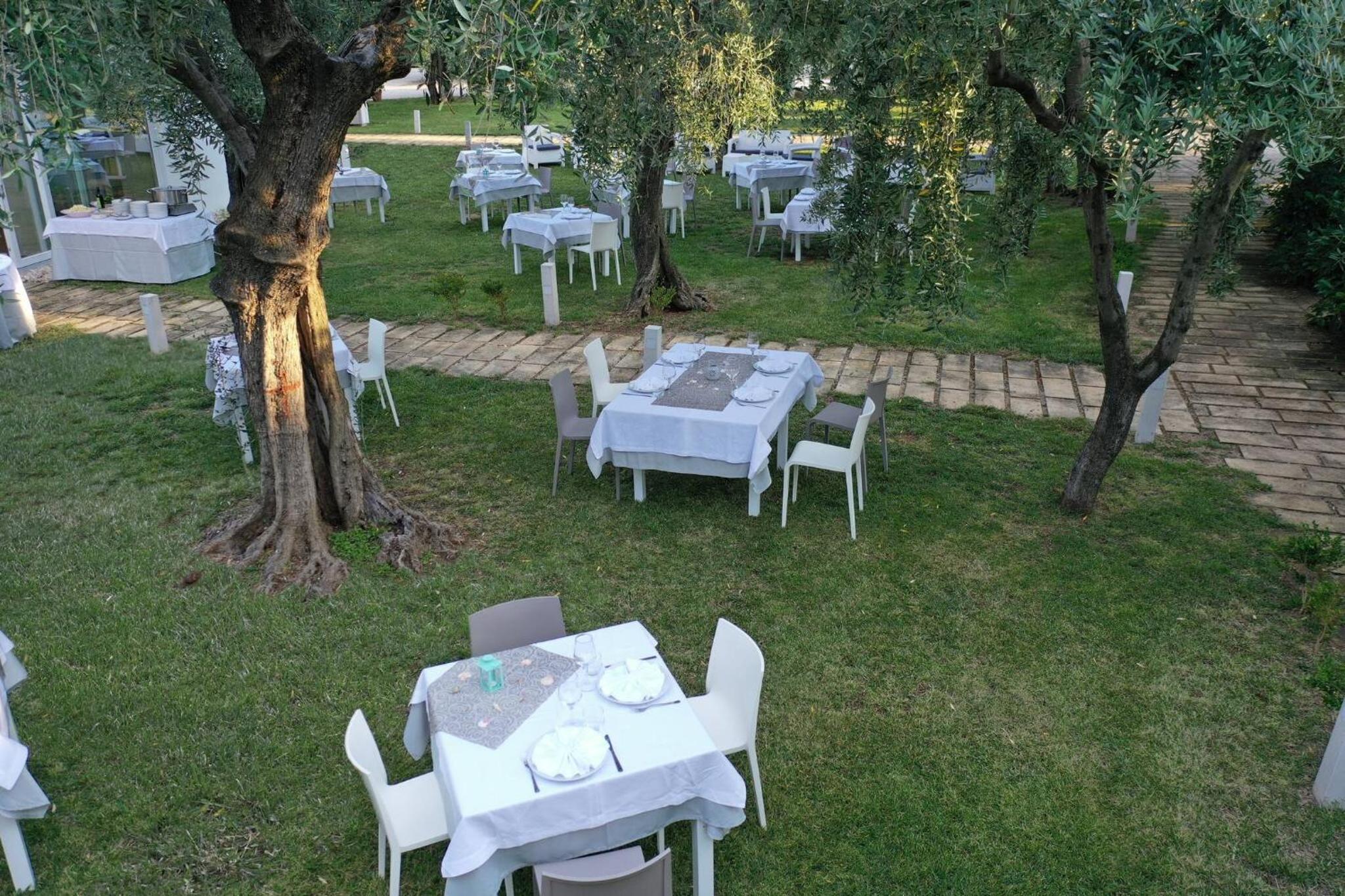 saracena Holiday Home with Beach and Swimming Pool