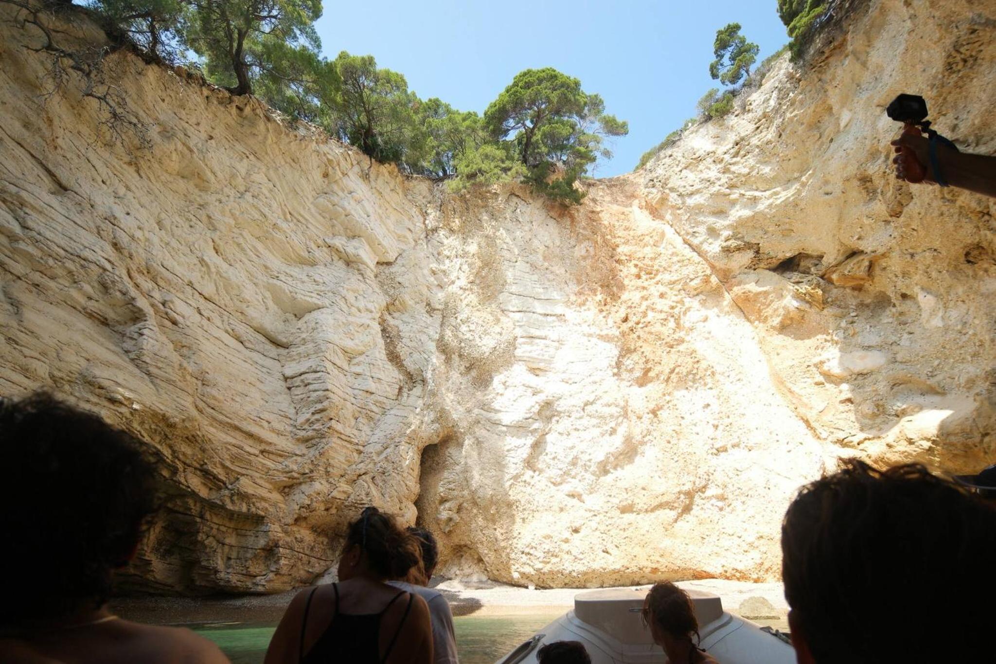 saracena Holiday Home with Beach and Swimming Pool