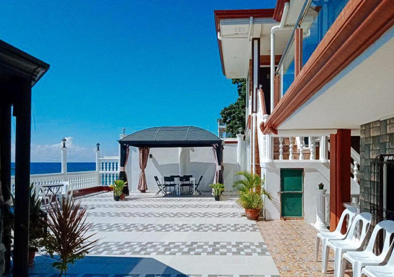 RedDoorz Plus at Billys Resort Oslob view 5