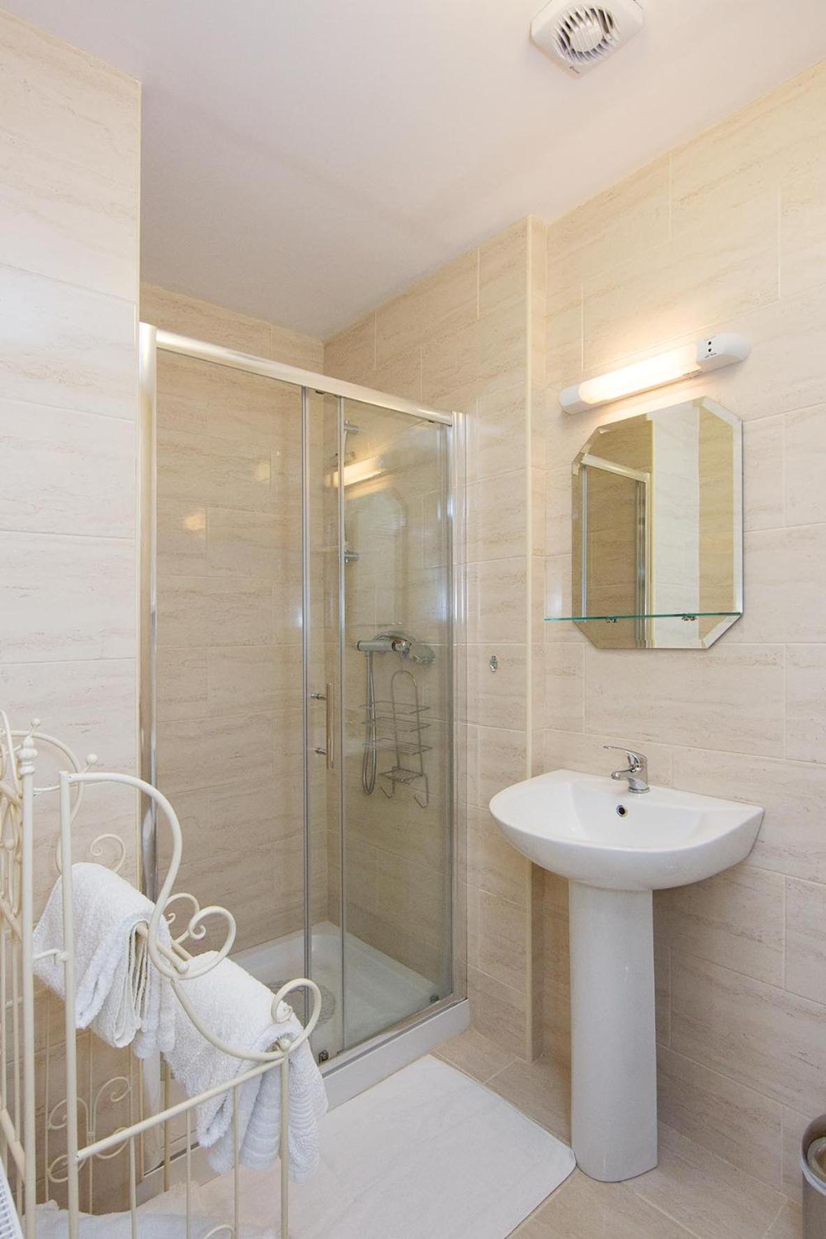 Glencourt Apartments