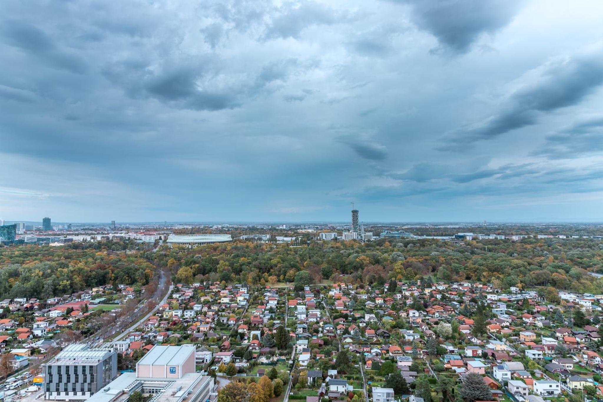 Great apartment with view and heated rooftop Pool
