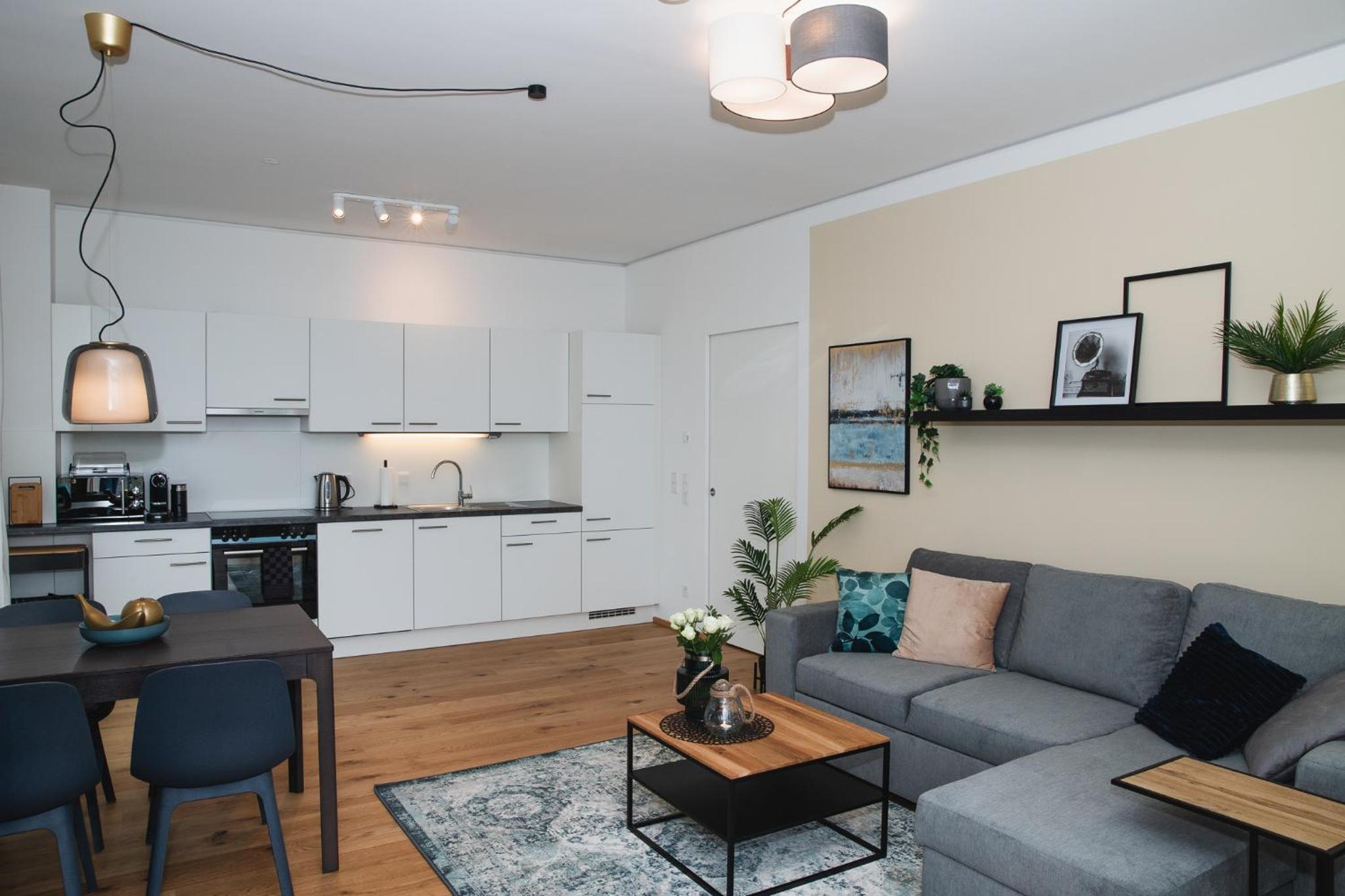 Great apartment with view and heated rooftop Pool